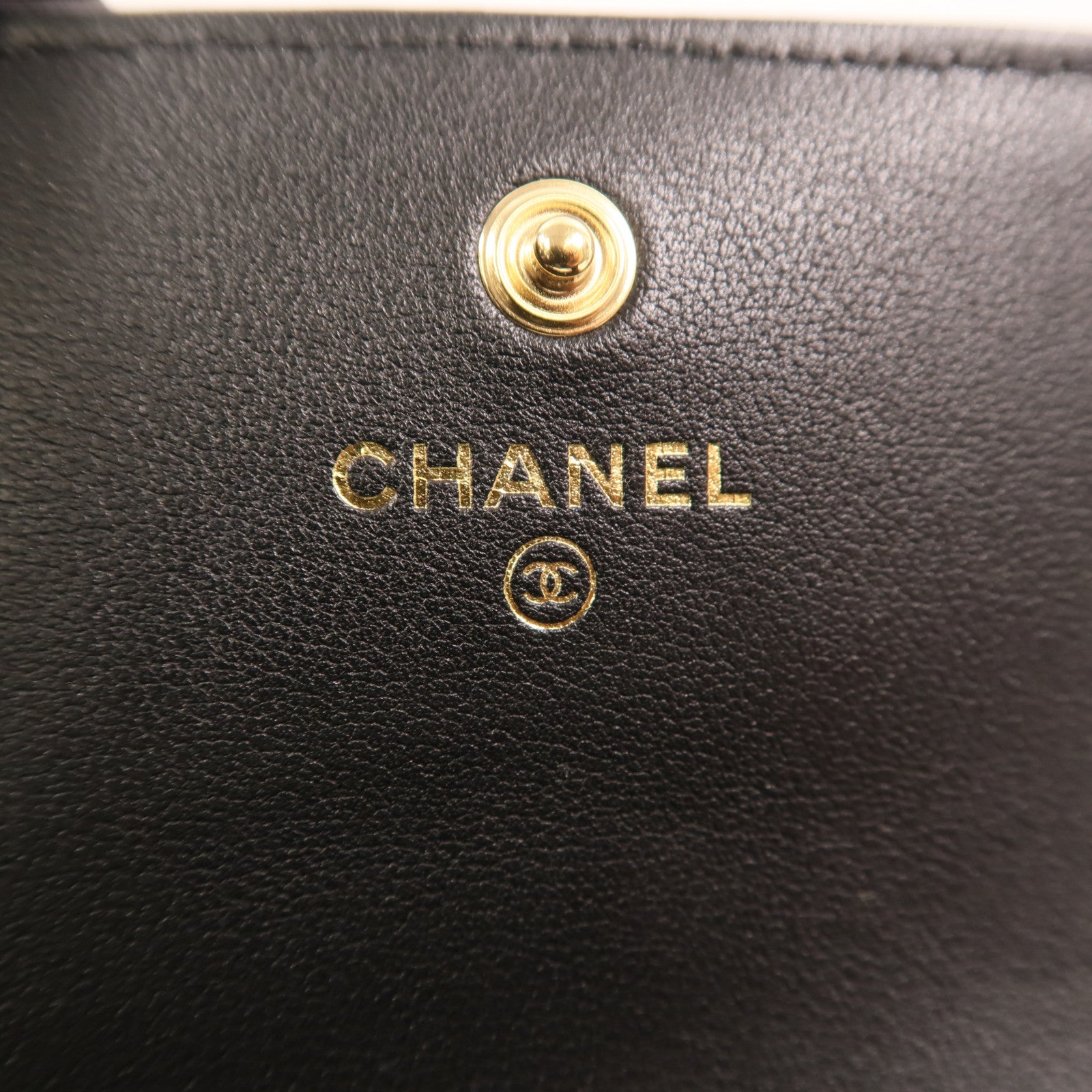 CHANEL 羊皮皮革Pearl Chain Wallet金扣鏈帶肩背袋