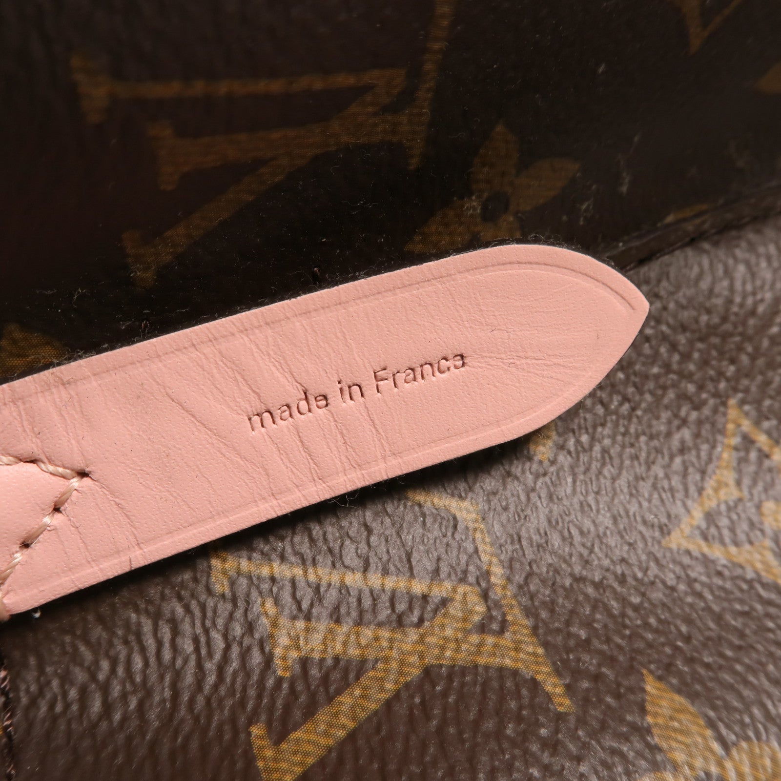 LOUIS VUITTON Monogram Neo Noe金扣肩背袋