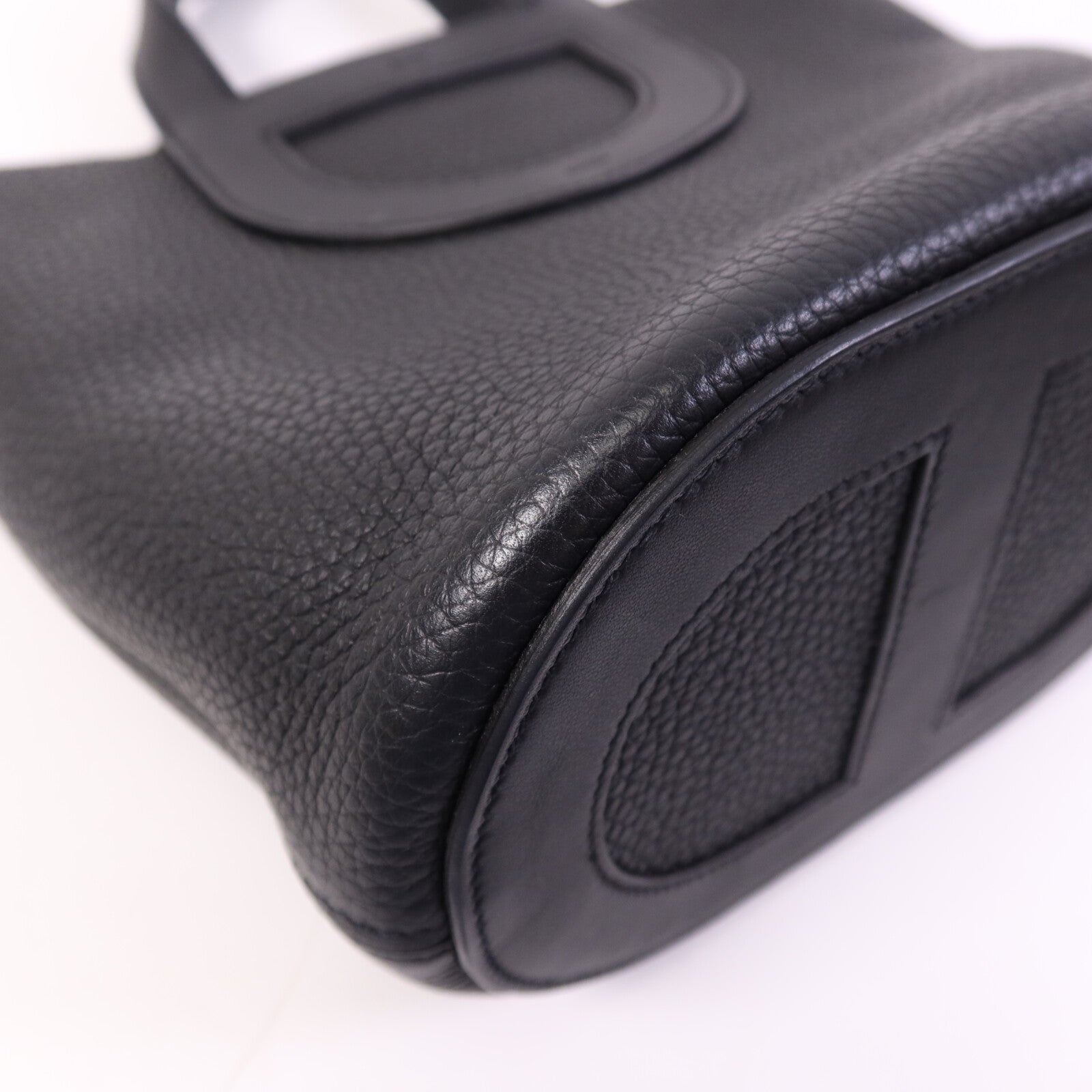 HERMES Clemence皮革In The Loop 18金扣手挽袋Noir