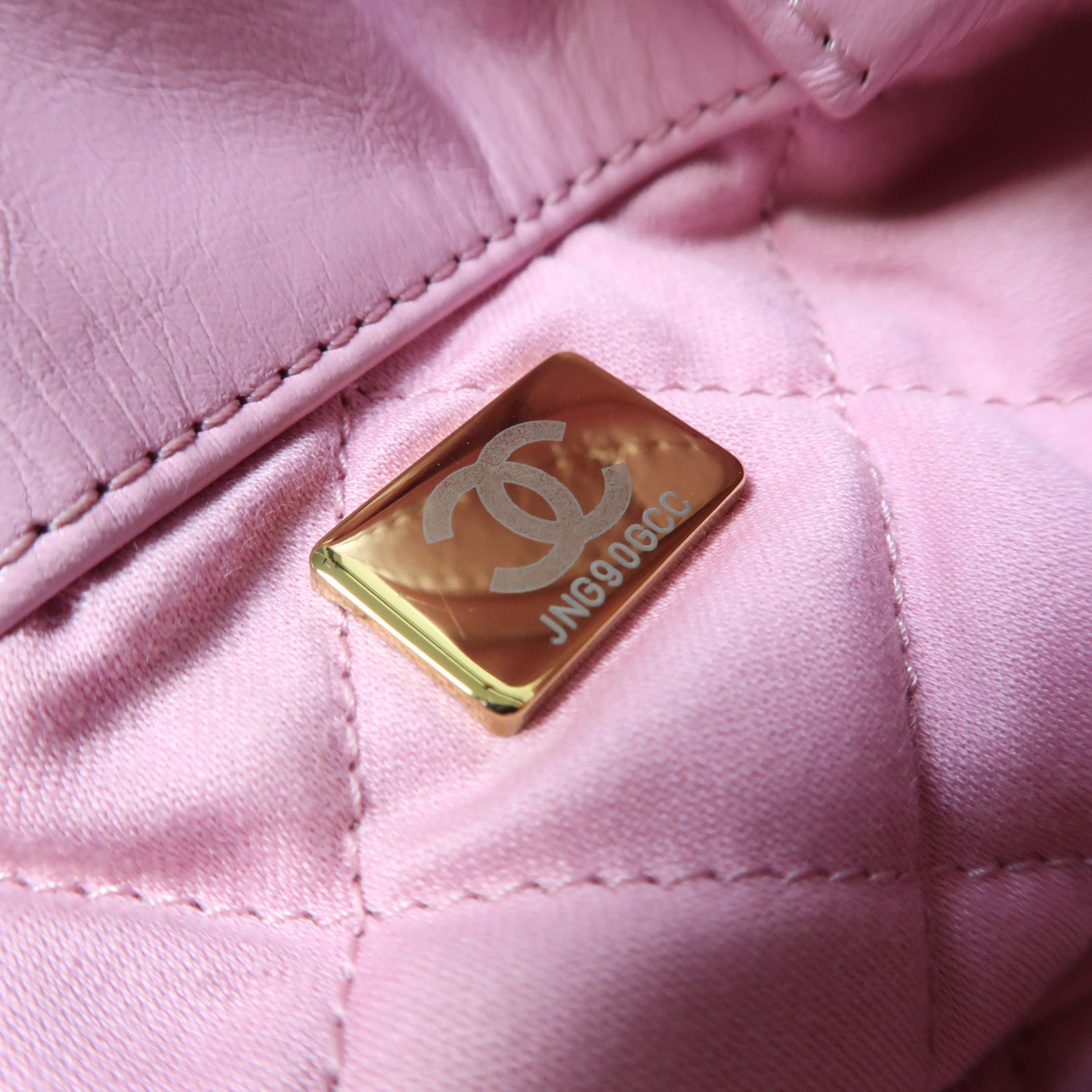 CHANEL 【激減優惠】菱格牛皮皮革Chanel 22 Medium金扣背包粉紅色