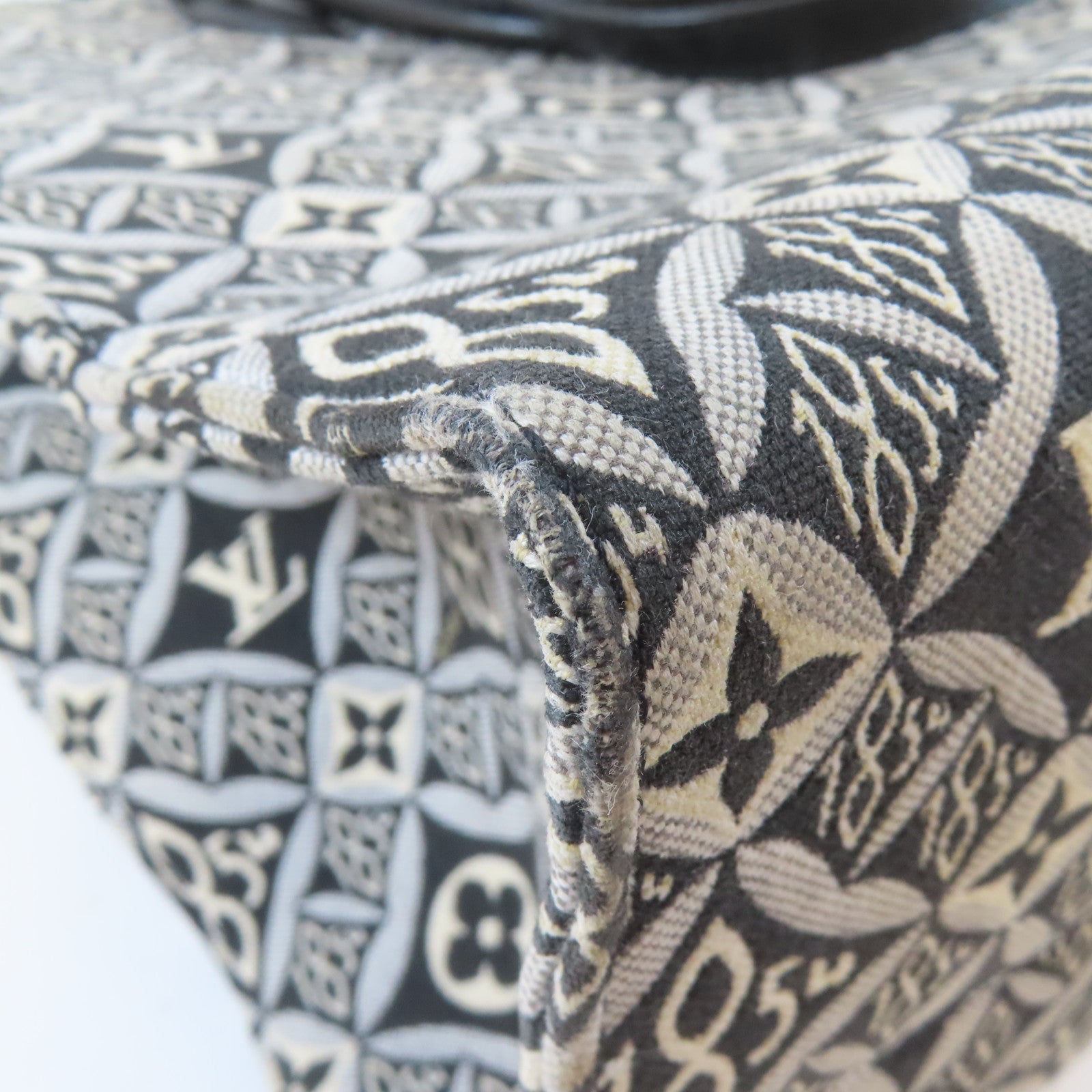 LOUIS VUITTON Monogram Jacquard Since 1854 On The Go金扣手挽肩背兩用袋黑色/白色