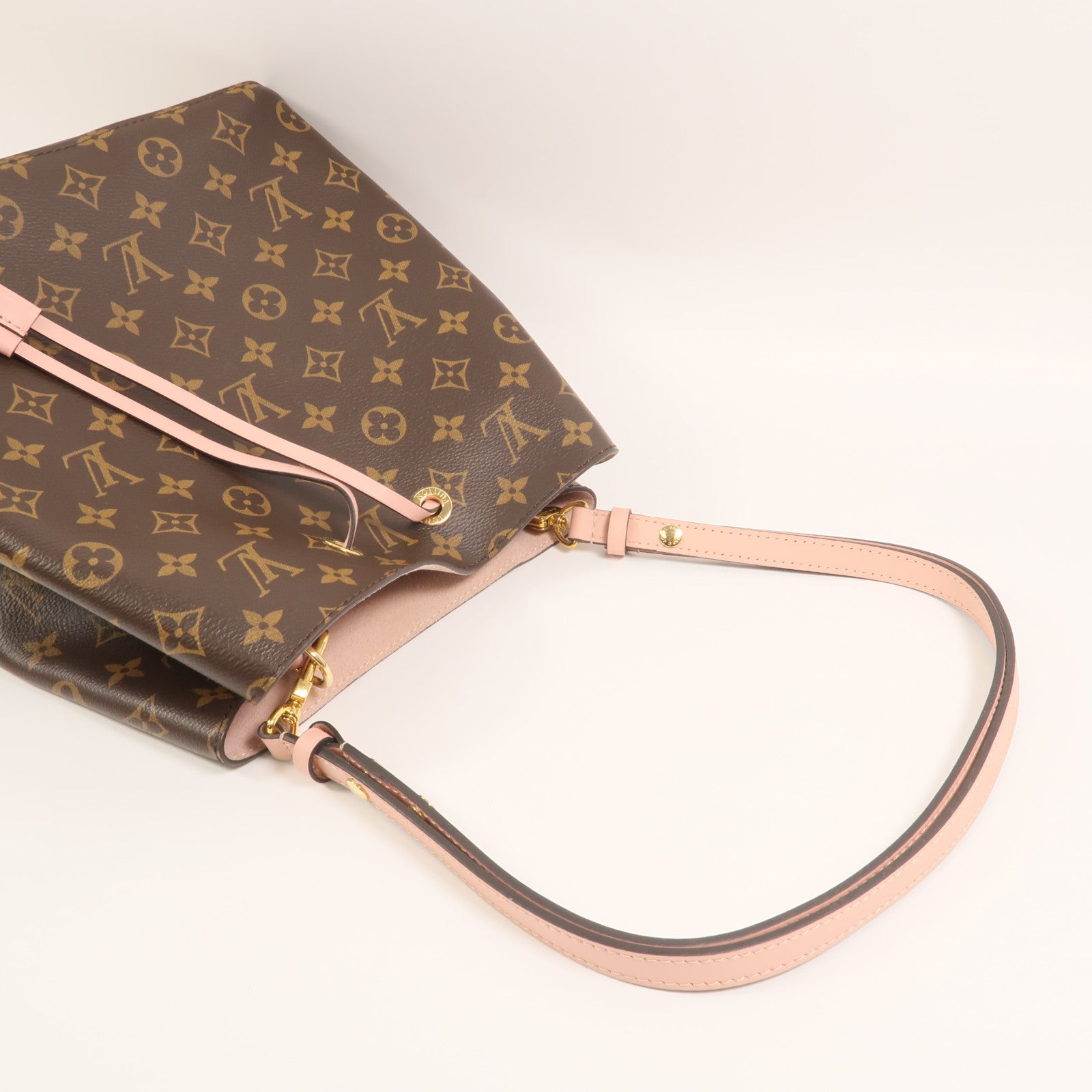 LOUIS VUITTON Monogram Neo Noe金扣肩背袋