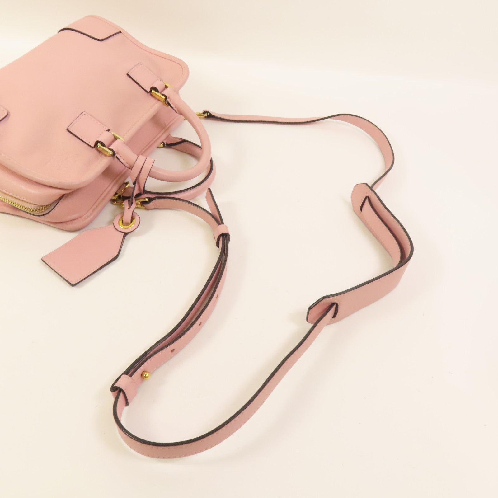 LOEWE 牛皮皮革Amazona手挽肩背兩用袋