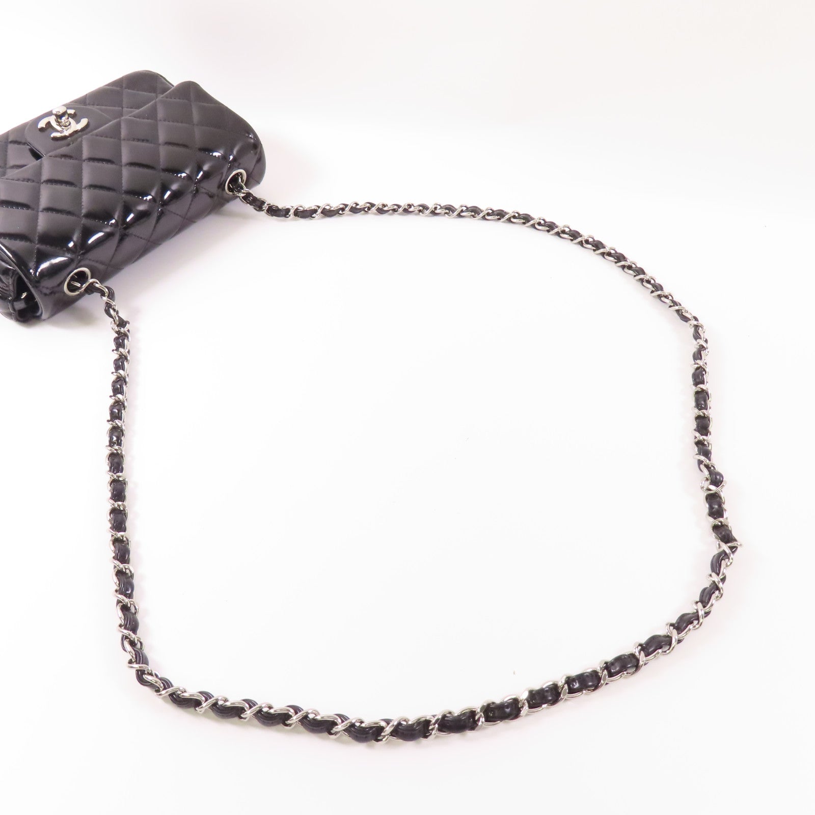 CHANEL 漆皮皮革Classic 20銀扣鏈帶肩背袋