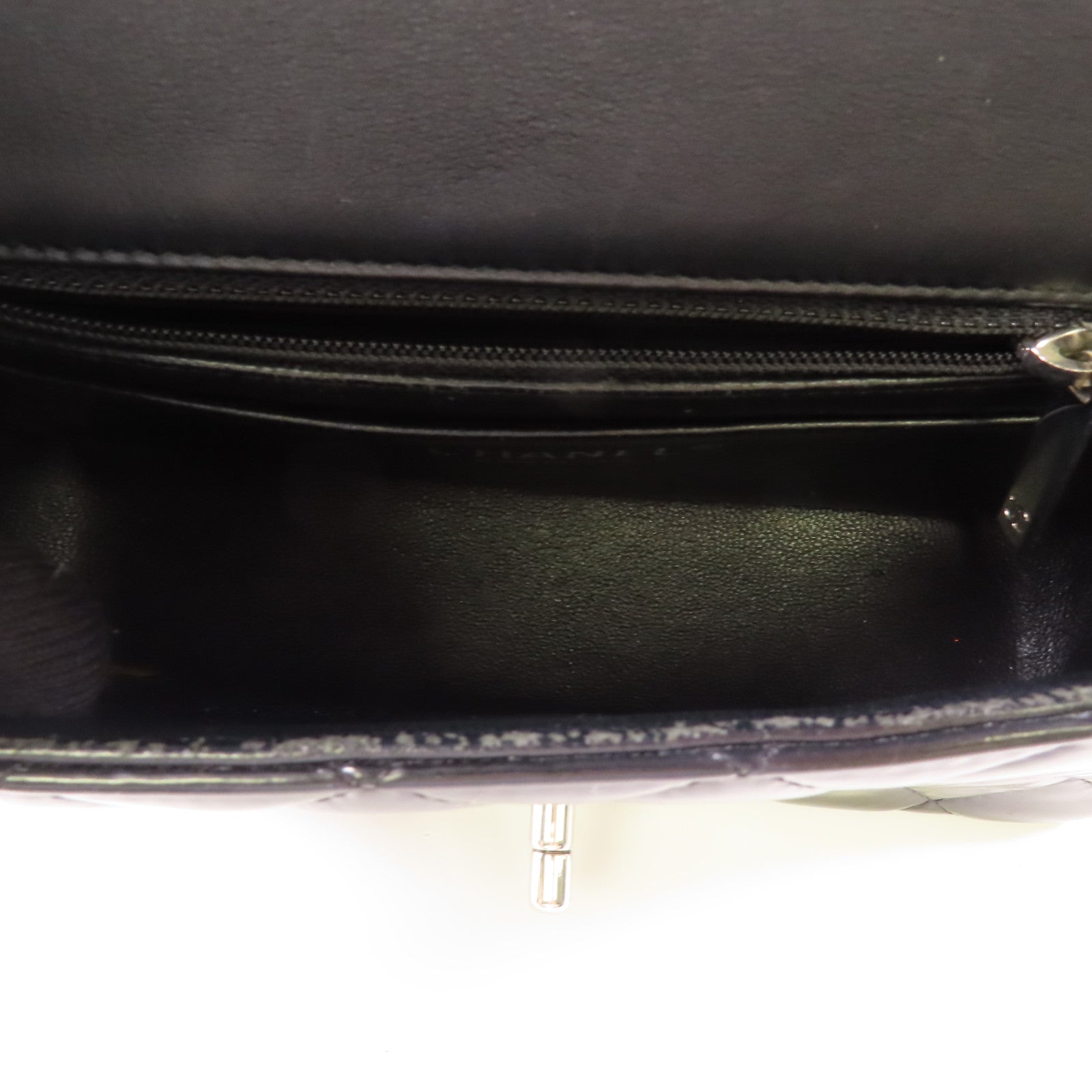 CHANEL 漆皮皮革Classic 20銀扣鏈帶肩背袋