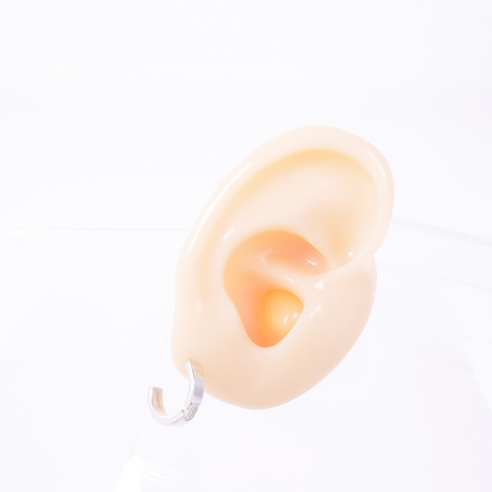 Chaumet 18K白金Liens Evidence鑽石耳環