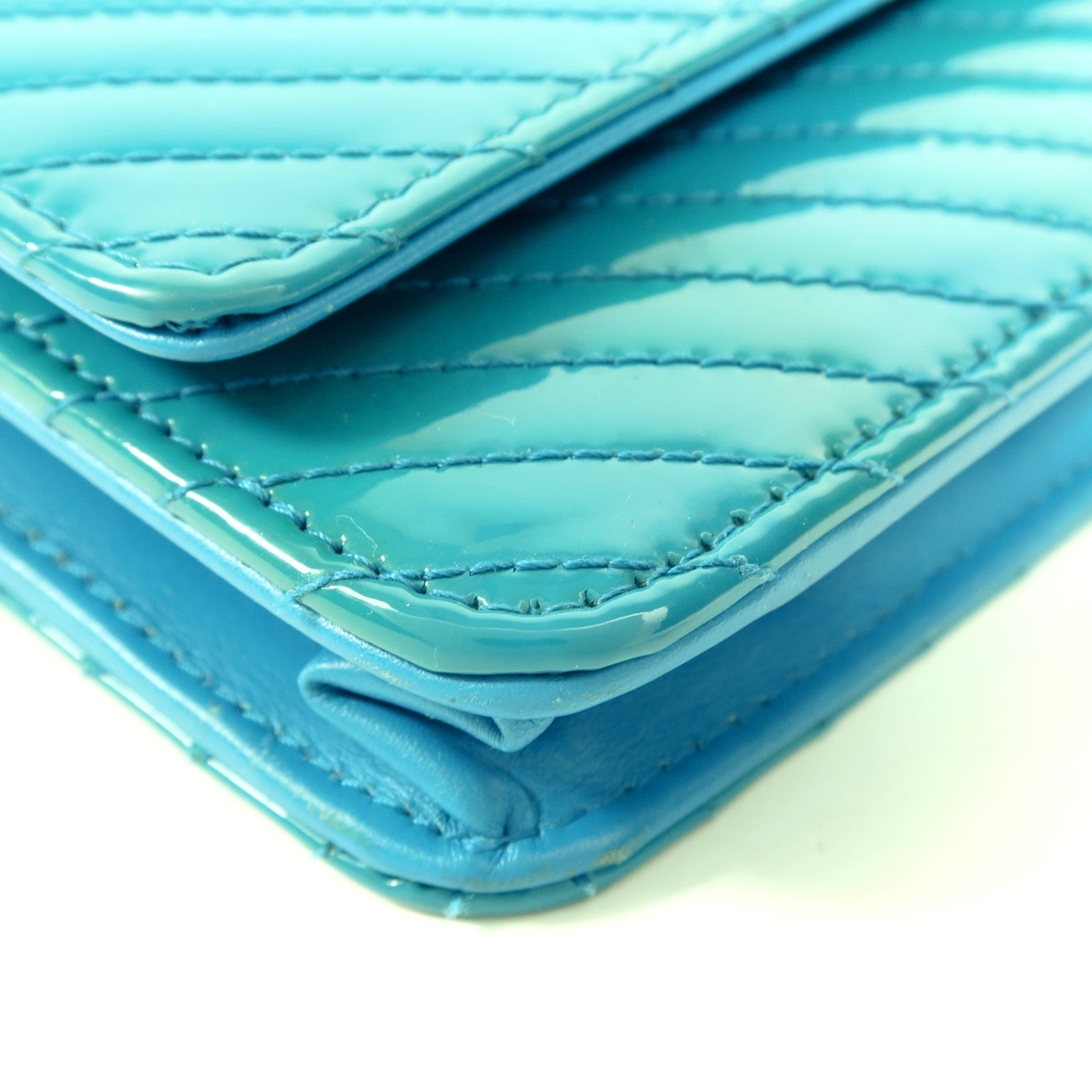 CHANEL 漆皮皮革WOC Chain Shoulder Bag銀扣鏈帶肩背袋