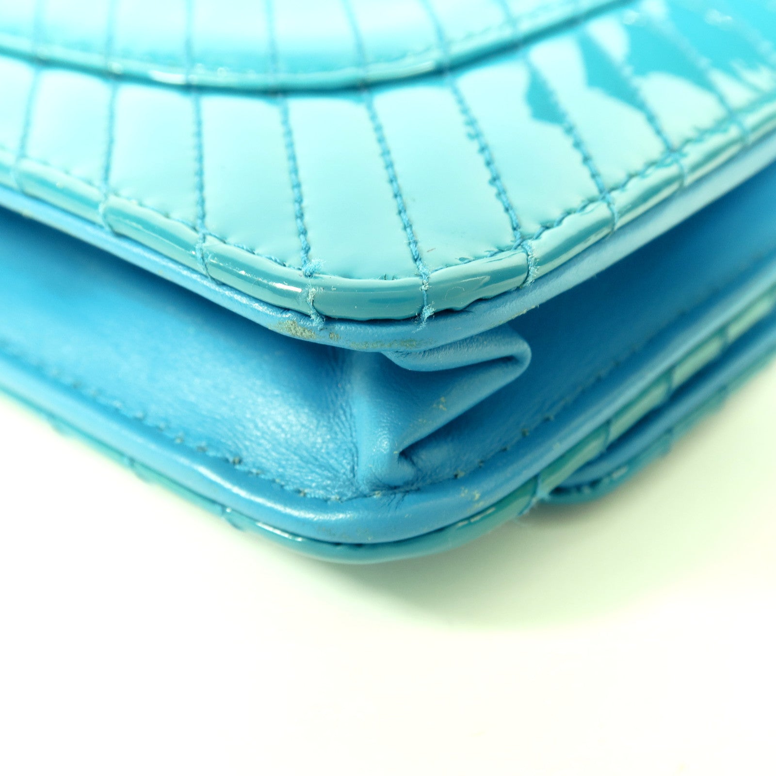 CHANEL 漆皮皮革WOC Chain Shoulder Bag銀扣鏈帶肩背袋