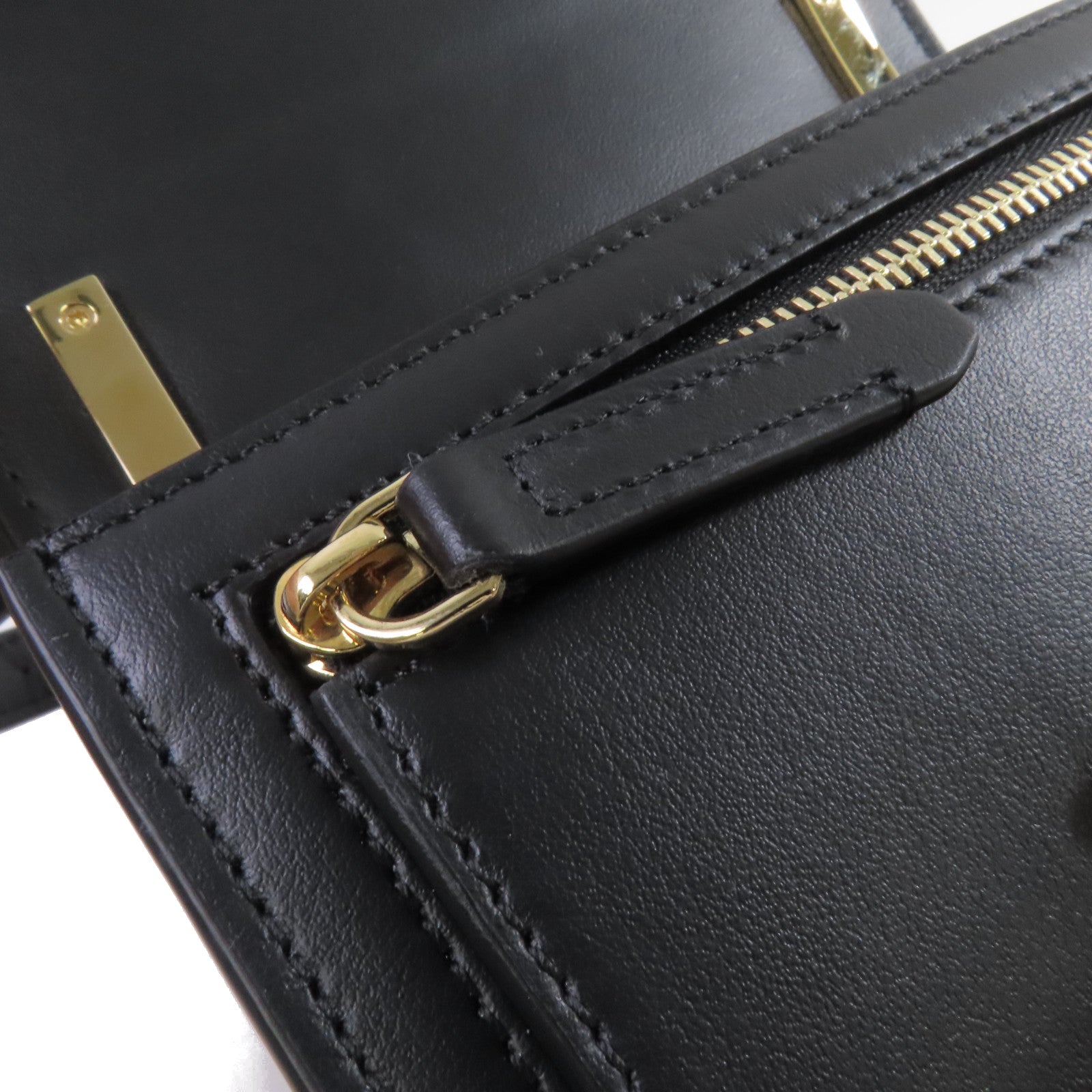 BURBERRY 牛皮皮革Shoulder Bag金扣肩背袋黑色