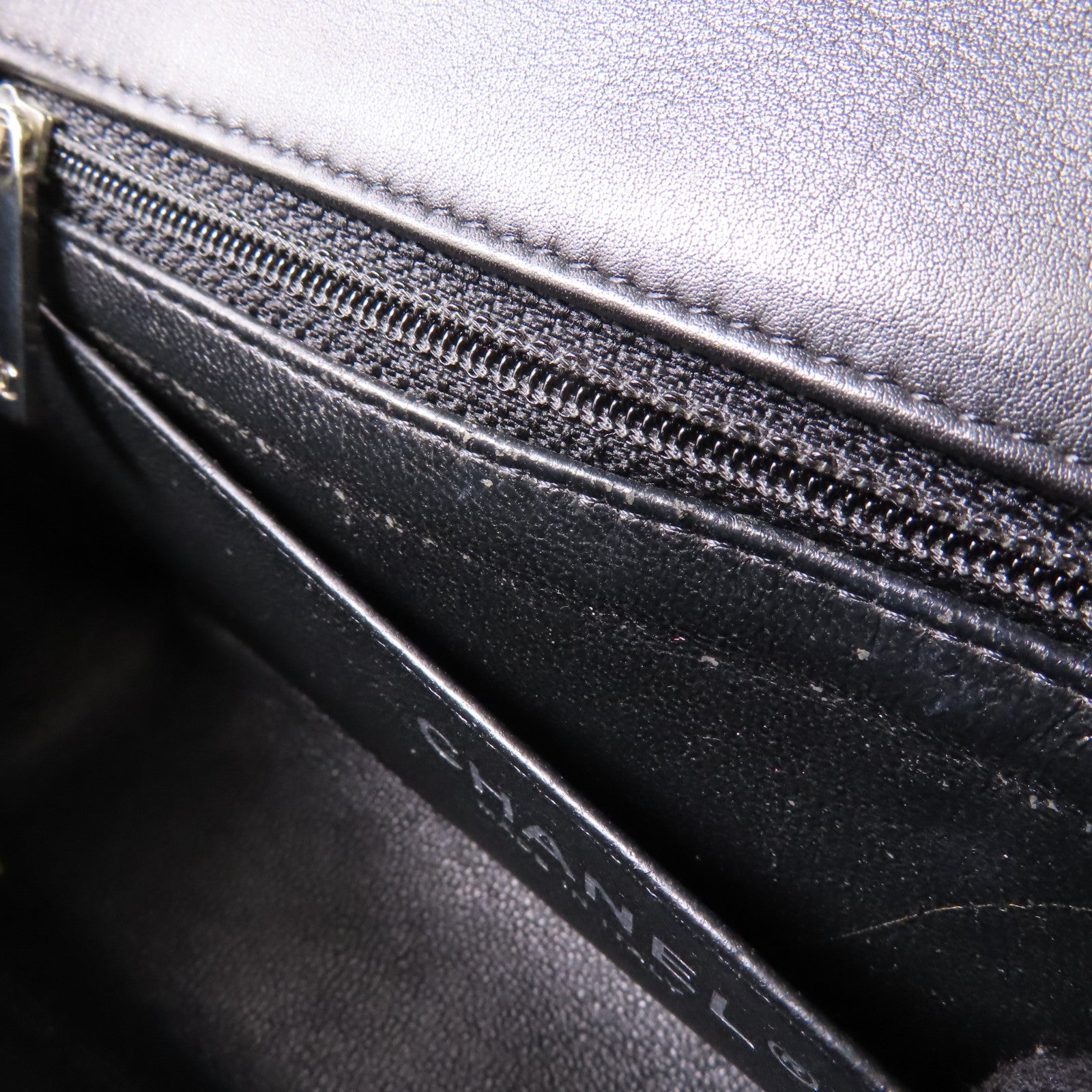 CHANEL 漆皮皮革Classic 20銀扣鏈帶肩背袋