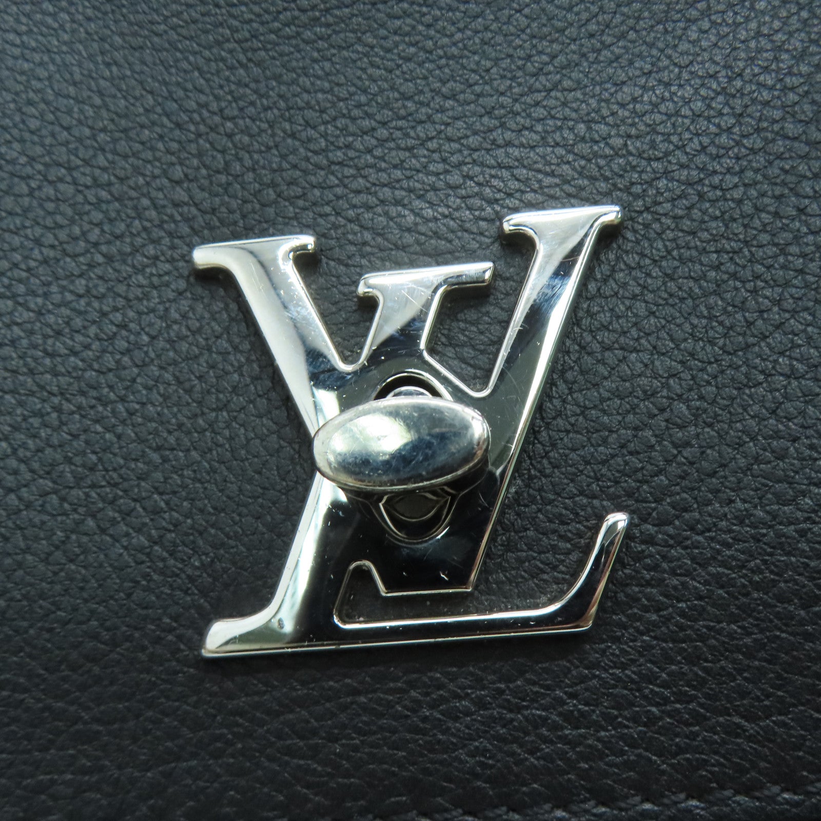 LOUIS VUITTON 牛皮皮革Lockme Ever BB银扣手挽肩背两用袋黑色