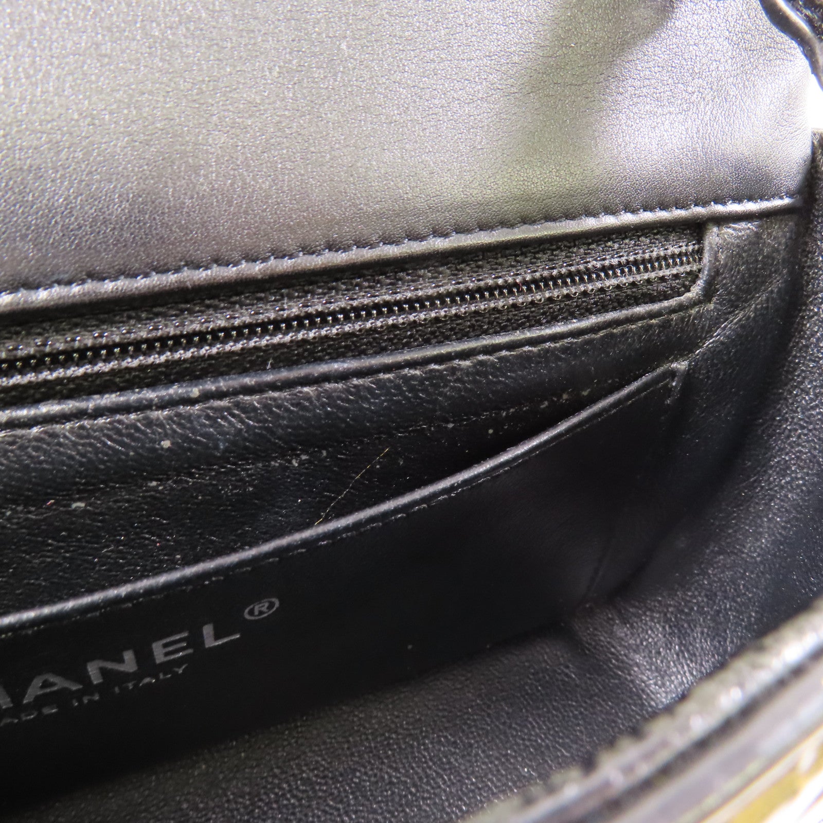 CHANEL 漆皮皮革Classic 20銀扣鏈帶肩背袋