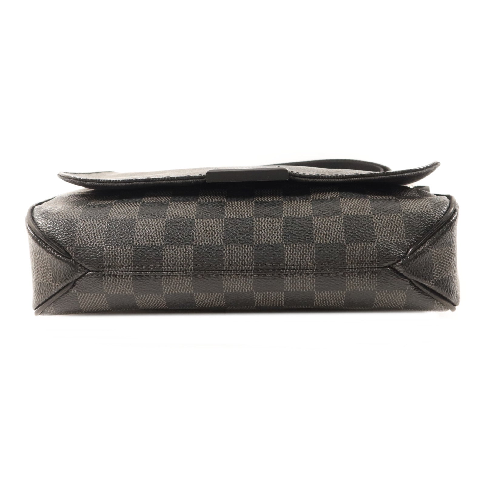 LOUIS VUITTON Damier Graphite District PM銀扣肩背袋
