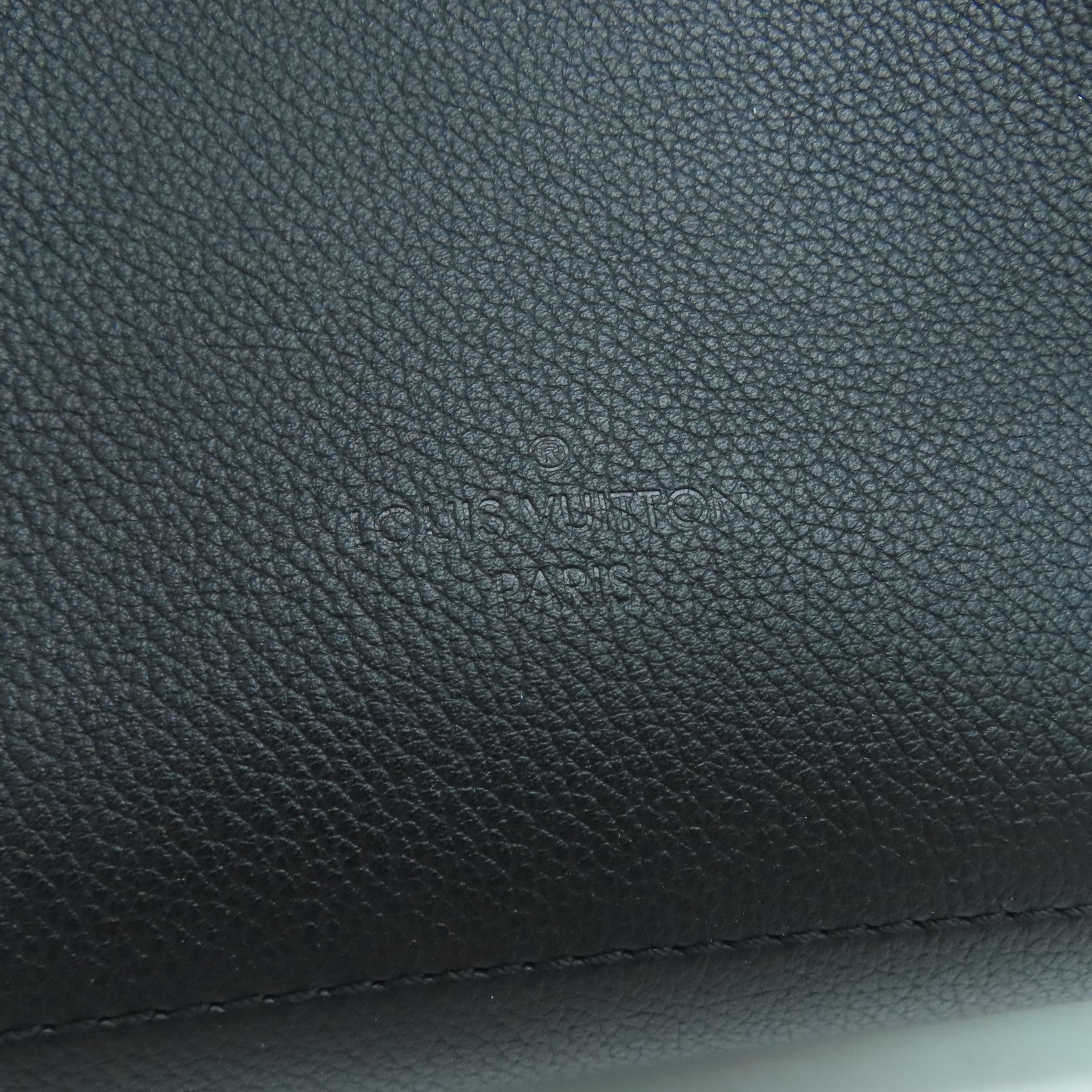LOUIS VUITTON 牛皮皮革Lockme Ever BB银扣手挽肩背两用袋黑色