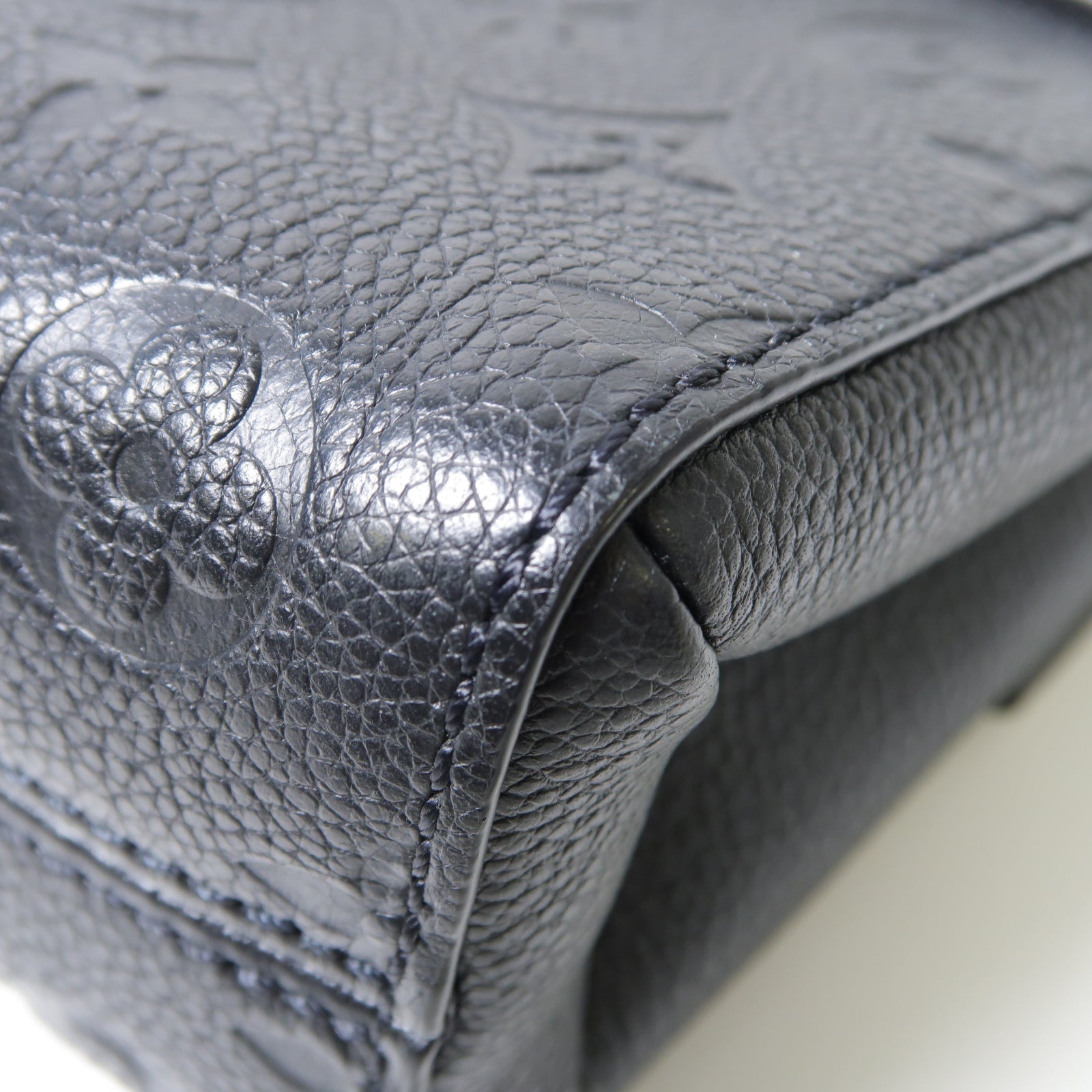 LOUIS VUITTON 【激減優惠】Monogram Empreinte Vavin BB金扣鏈帶肩背袋黑色