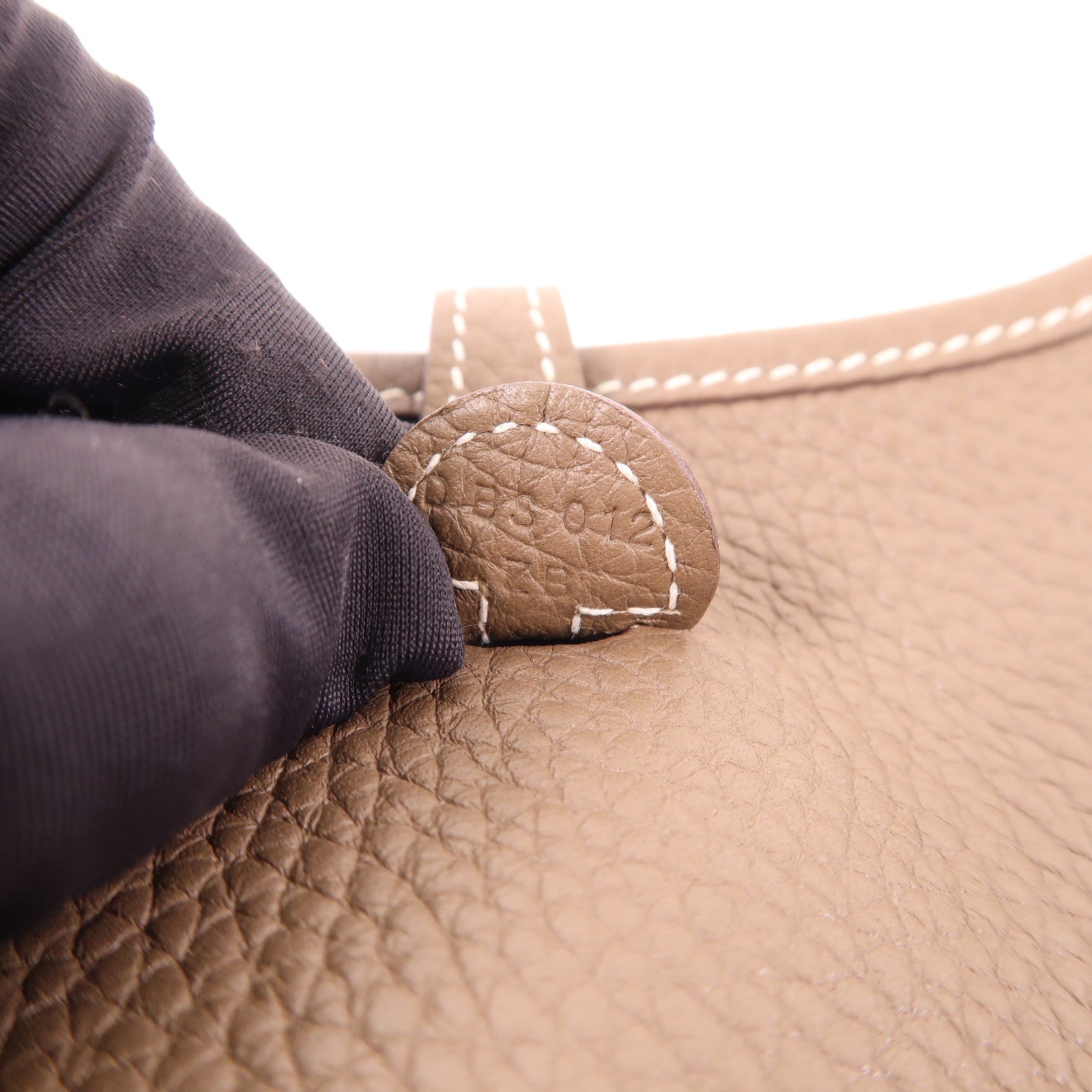 HERMES Clemence皮革Evelyne TPM銀扣肩背袋Etoupe
