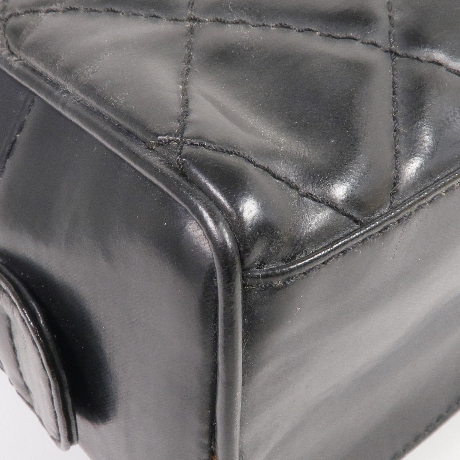 CHANEL 羊皮皮革Pouch金扣手拿包