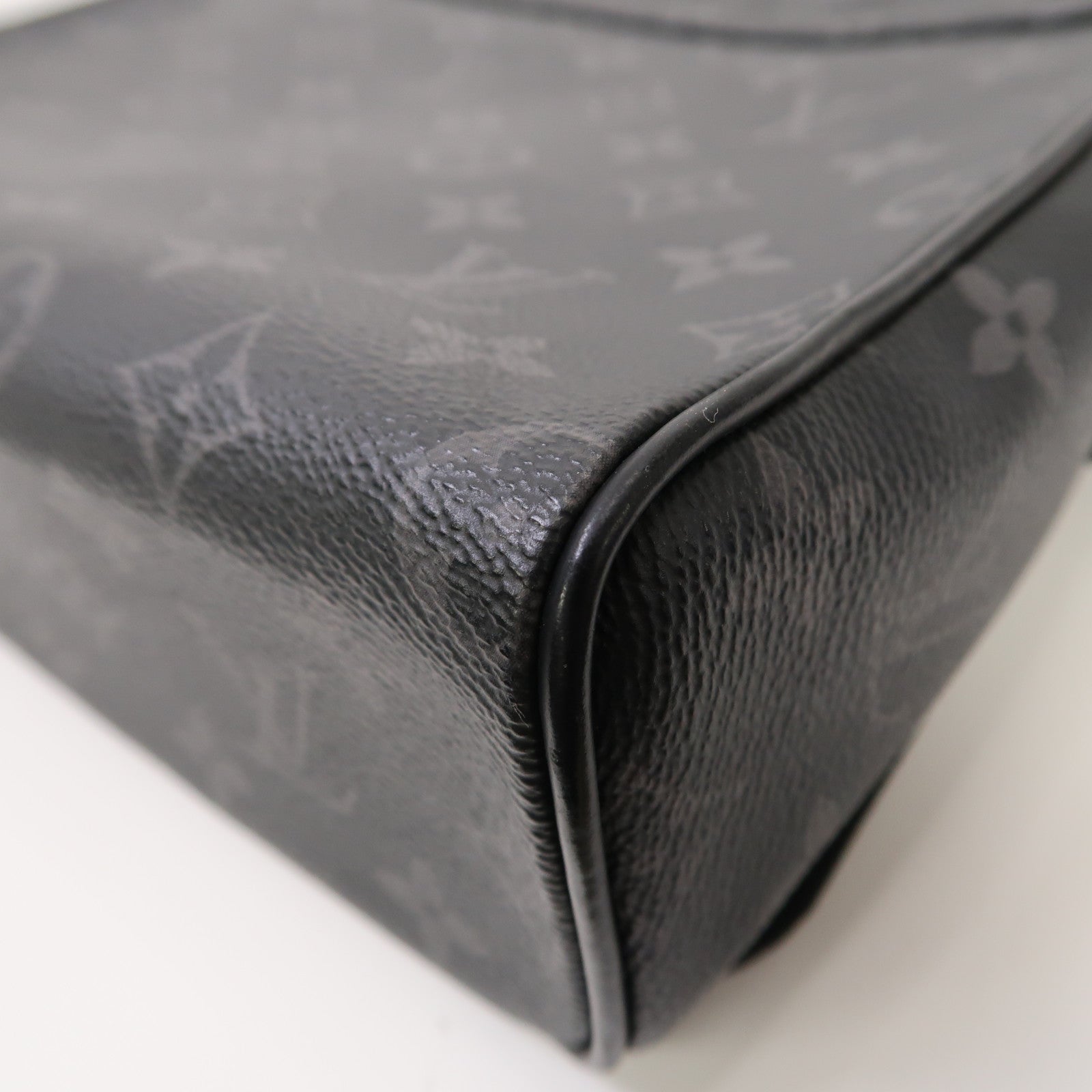 LOUIS VUITTON Monogram Eclipse District PM銀扣肩背袋黑色