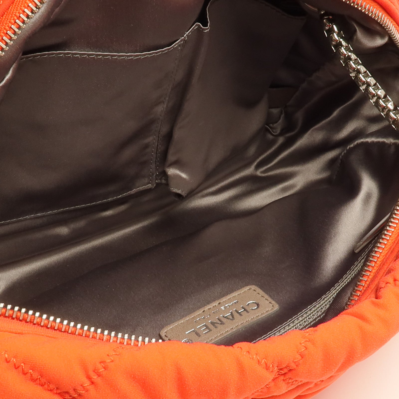 CHANEL 布料Bubble Bag銀扣鏈帶肩背袋