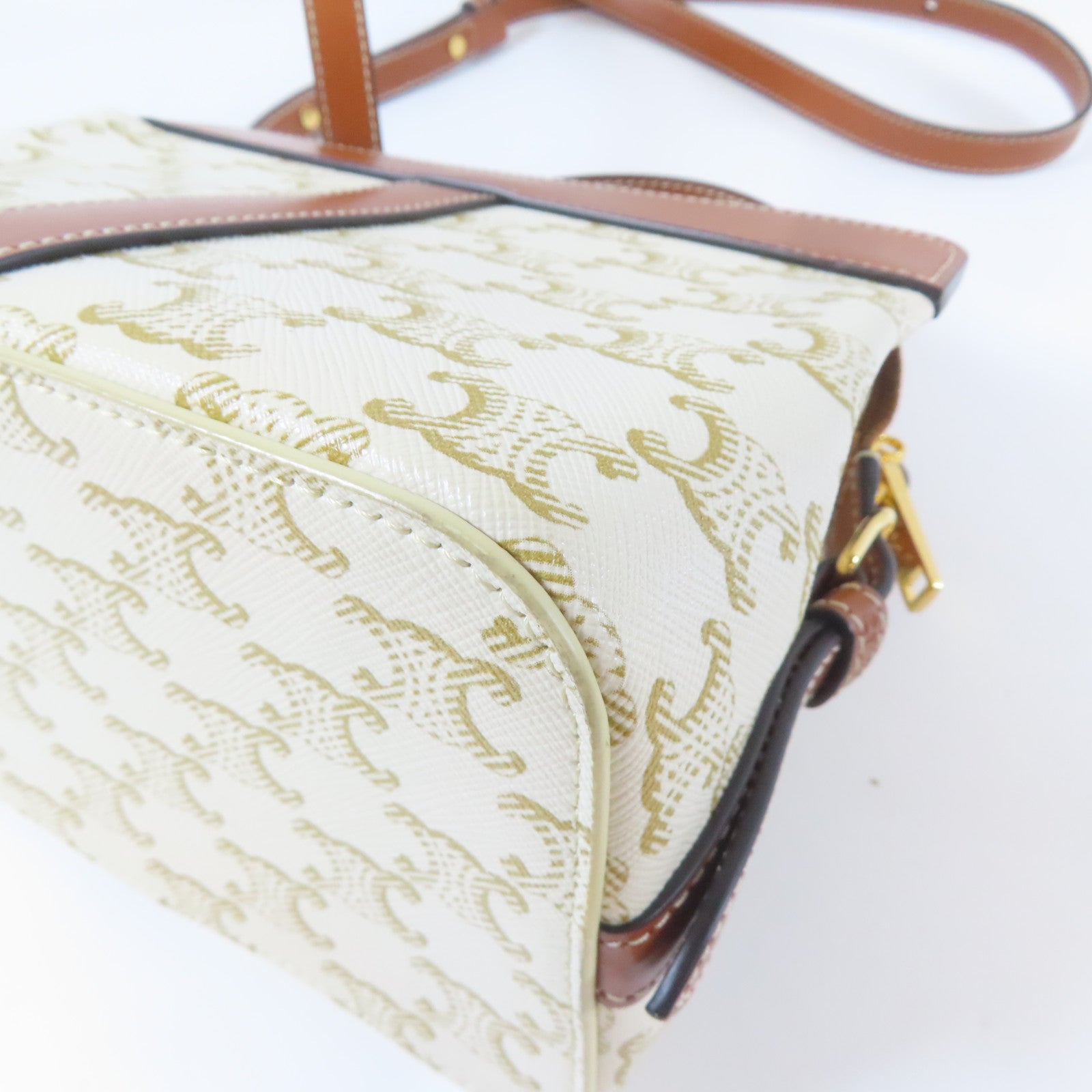 CELINE Triomphe塗層帆布Shoulder Bag金扣肩背袋白色/啡色