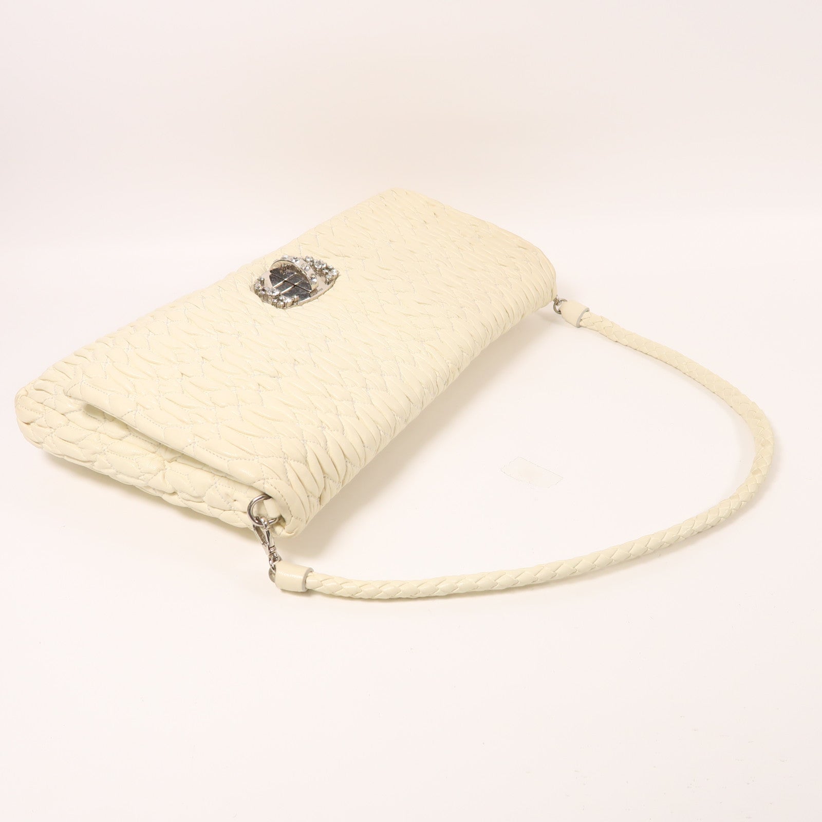 Miu Miu 牛皮皮革Matelasse Nappa Crystal銀扣肩背袋