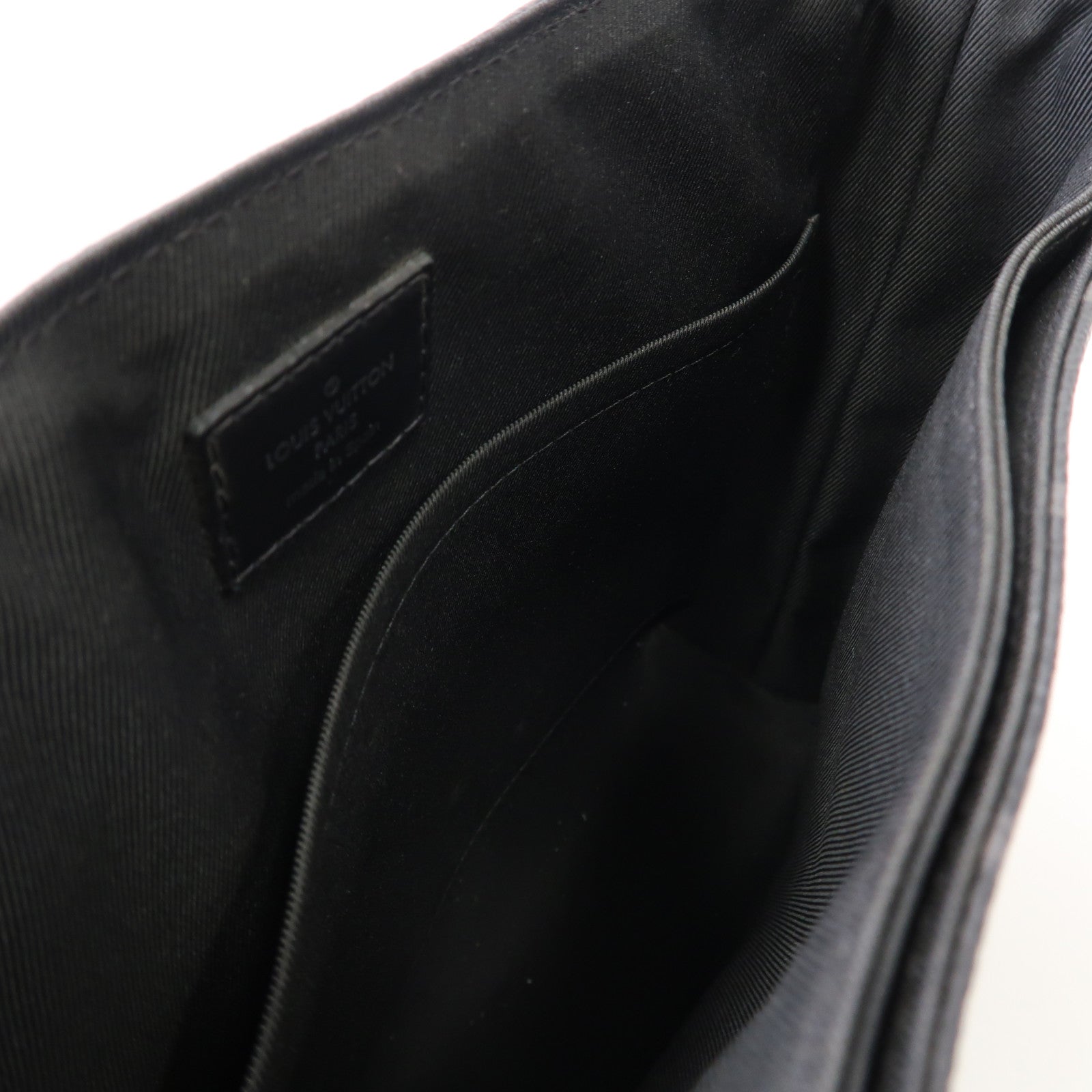 LOUIS VUITTON Monogram Eclipse District PM銀扣肩背袋黑色