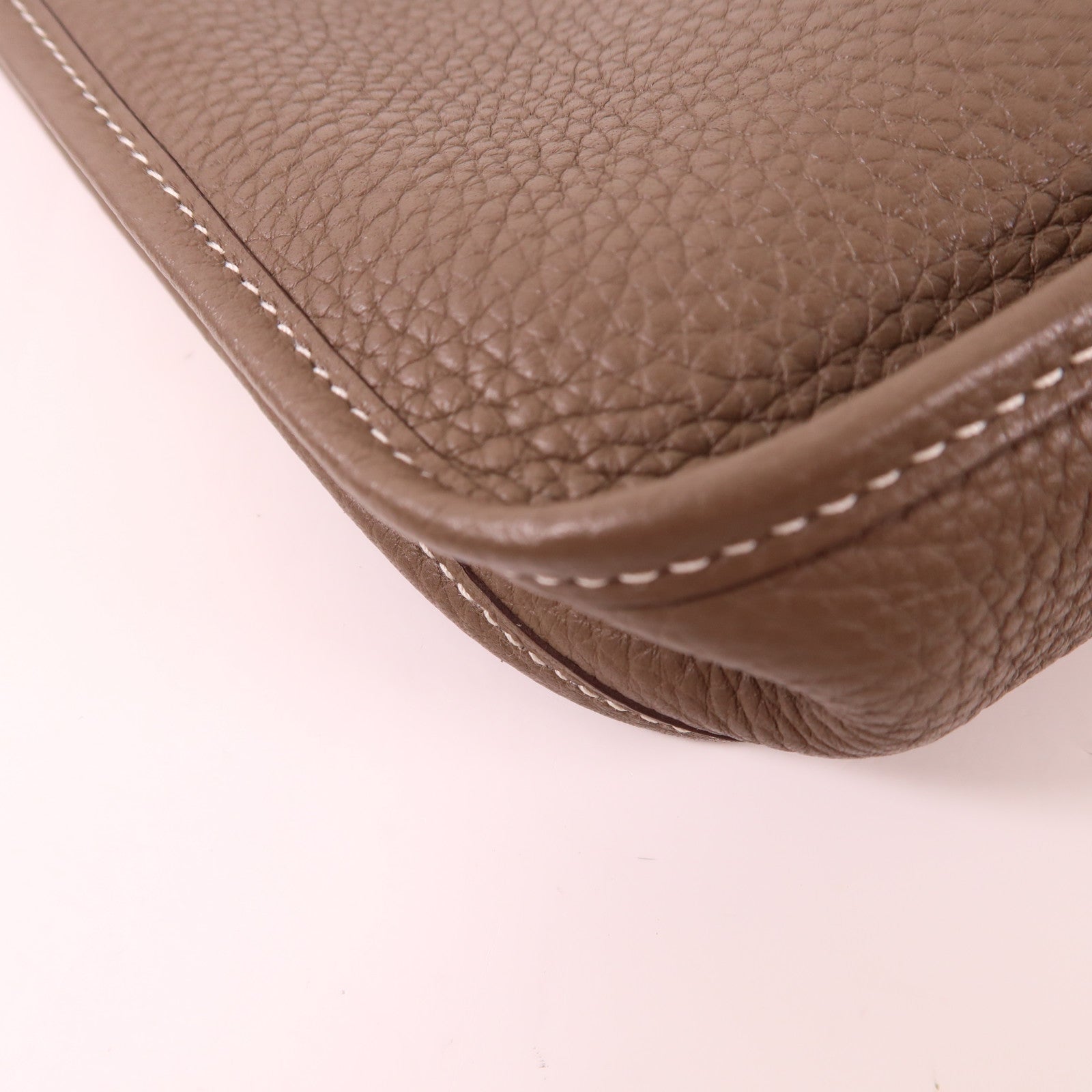 HERMES Clemence皮革Evelyne TPM銀扣肩背袋Etoupe