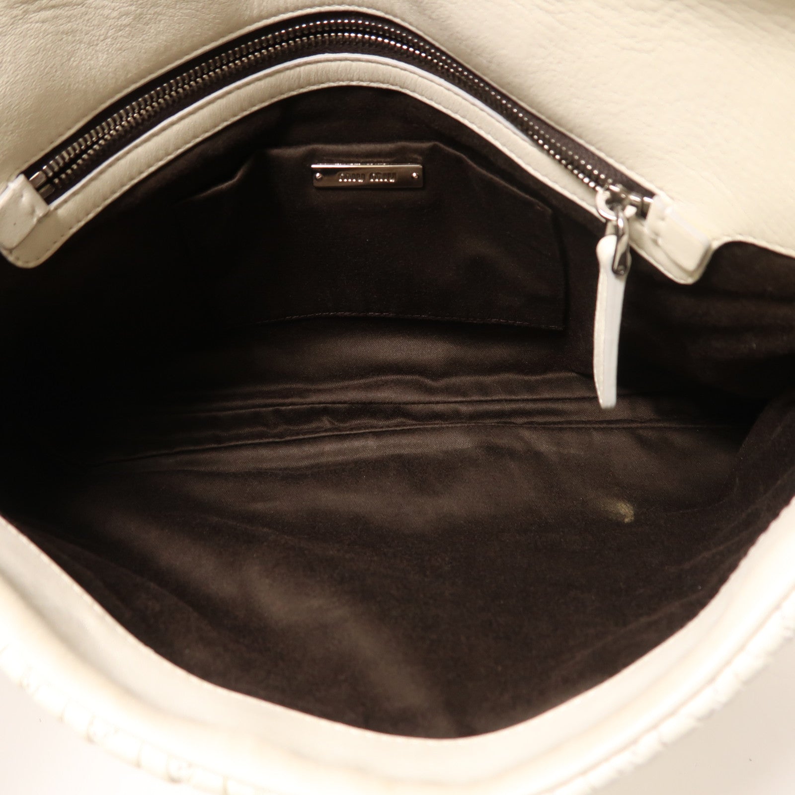 Miu Miu 牛皮皮革Matelasse Nappa Crystal銀扣肩背袋