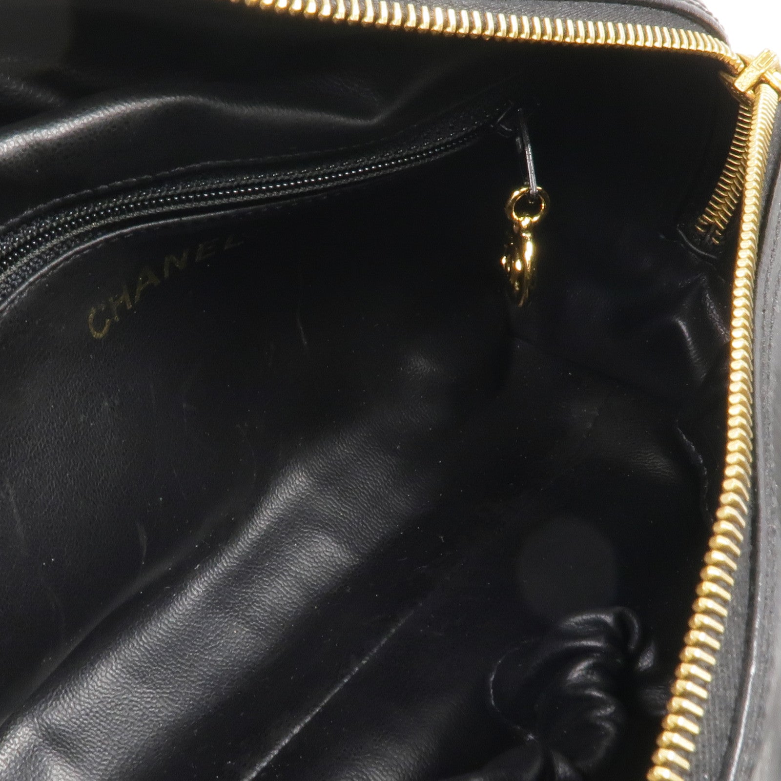 CHANEL 羊皮皮革Pouch金扣手拿包