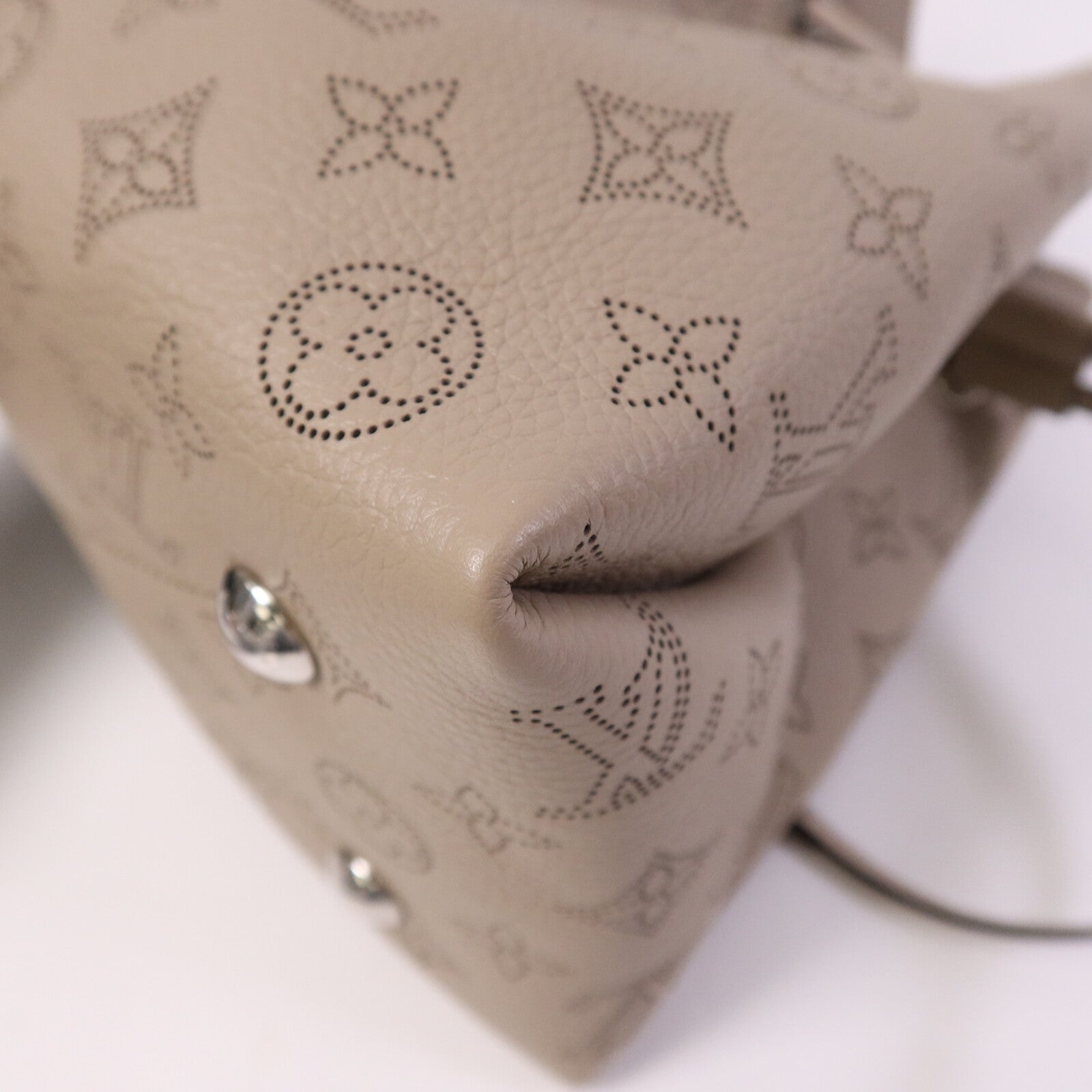 LOUIS VUITTON Mahina Bella銀扣肩背袋