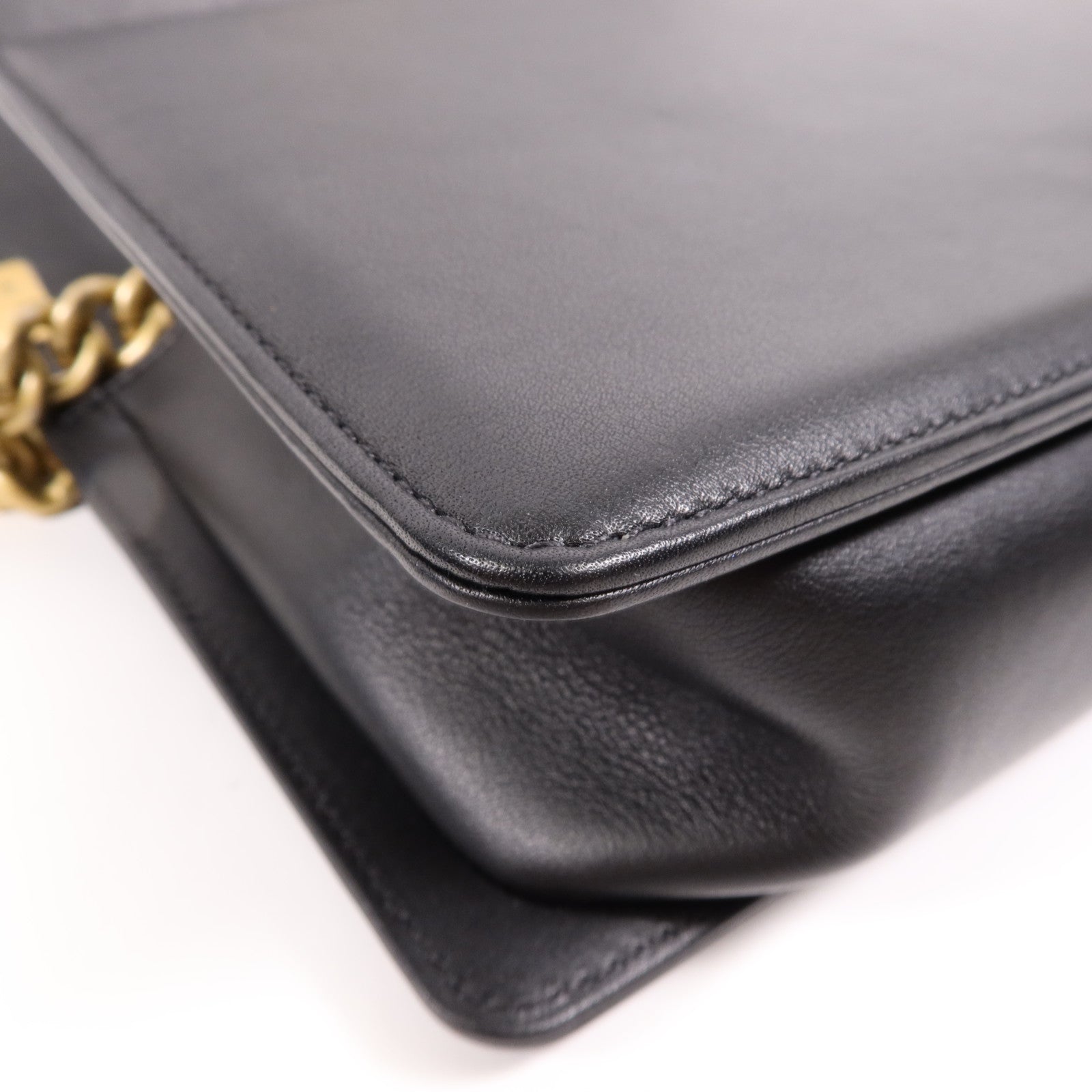 CHANEL 羊皮皮革Boy 25金扣鏈帶肩背袋