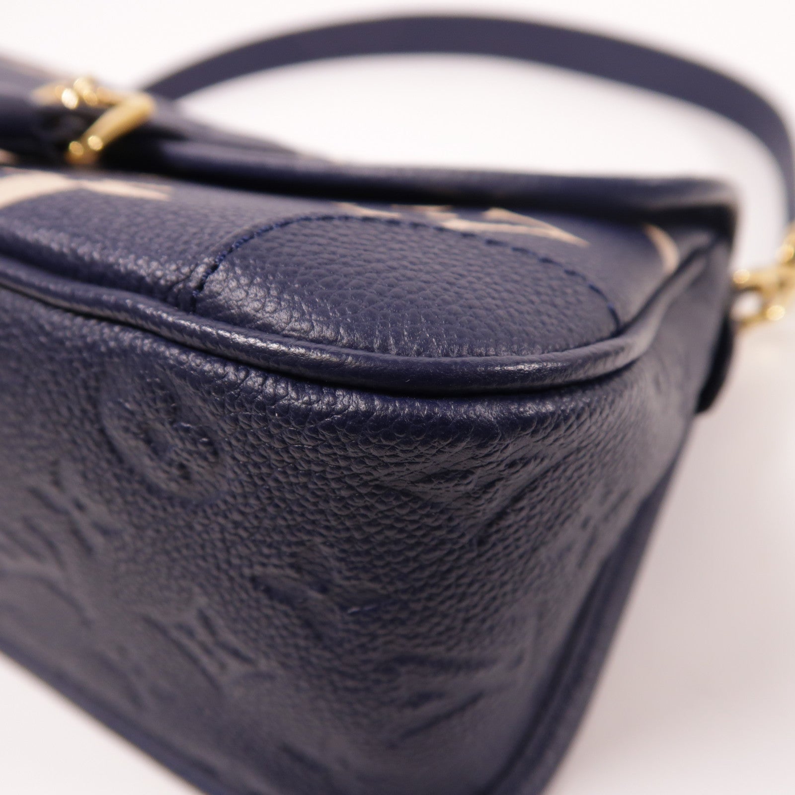 LOUIS VUITTON Monogram Empreinte Diane金扣肩背袋
