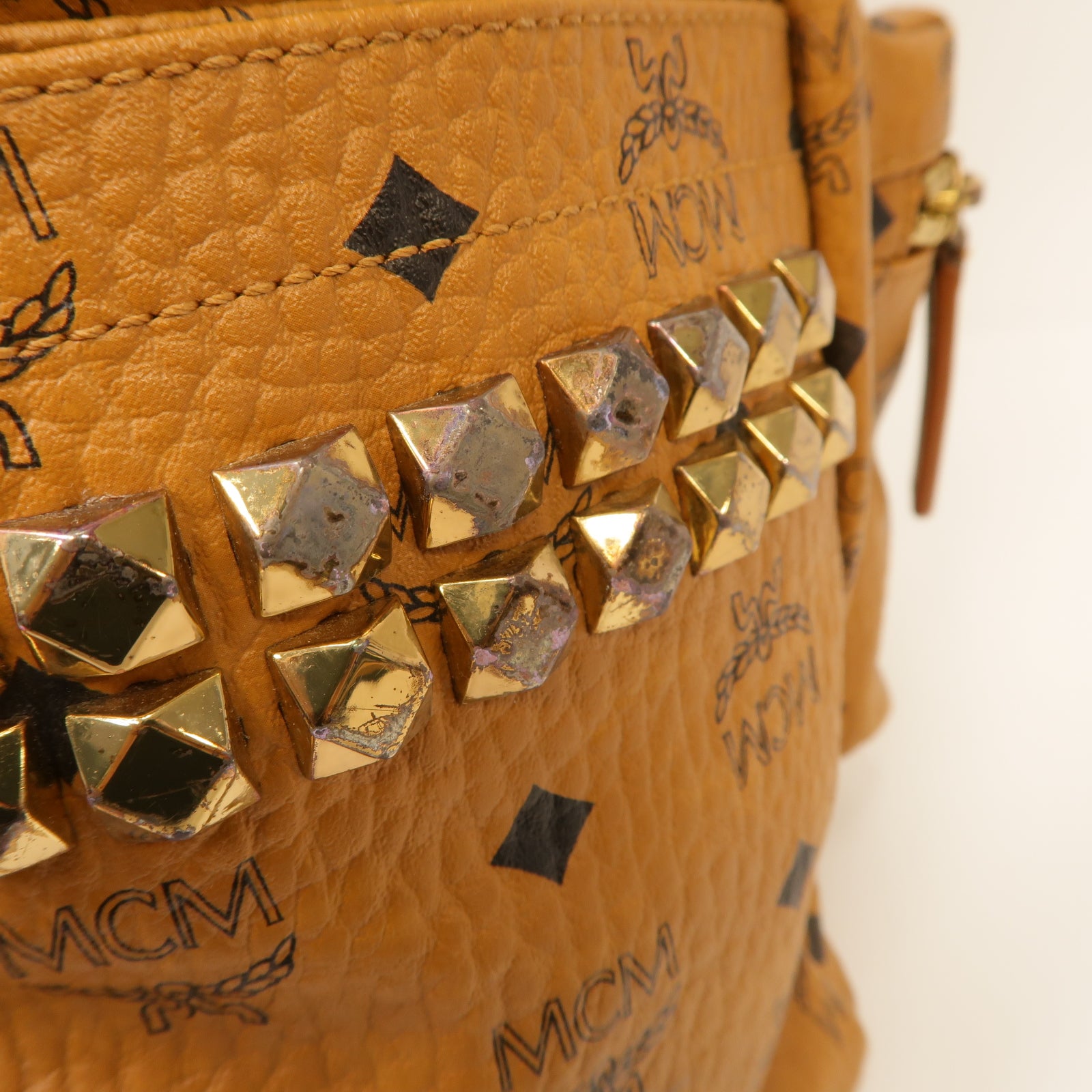 MCM 【激減優惠】皮革Stark Side Studs Backpack金扣背包啡色