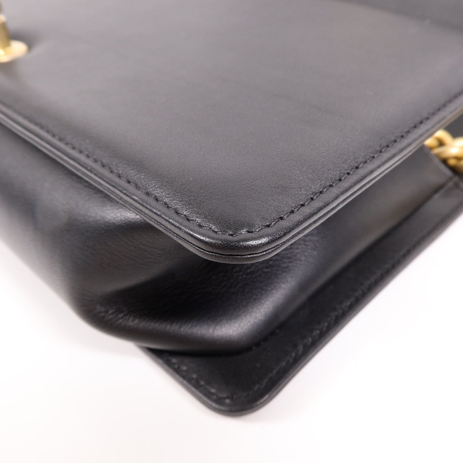 CHANEL 羊皮皮革Boy 25金扣鏈帶肩背袋