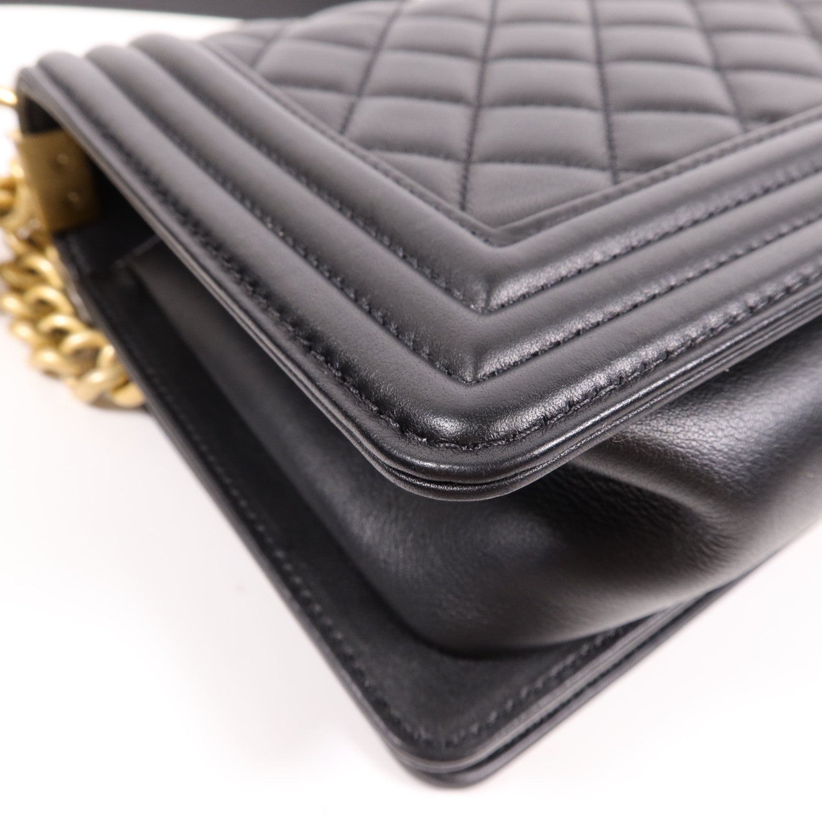 CHANEL 羊皮皮革Boy 25金扣鏈帶肩背袋