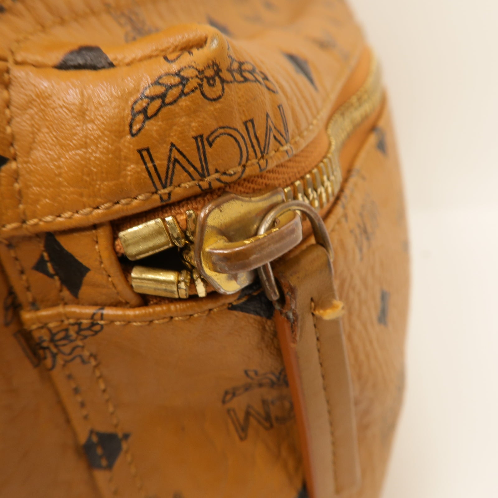 MCM 【激減優惠】皮革Stark Side Studs Backpack金扣背包啡色