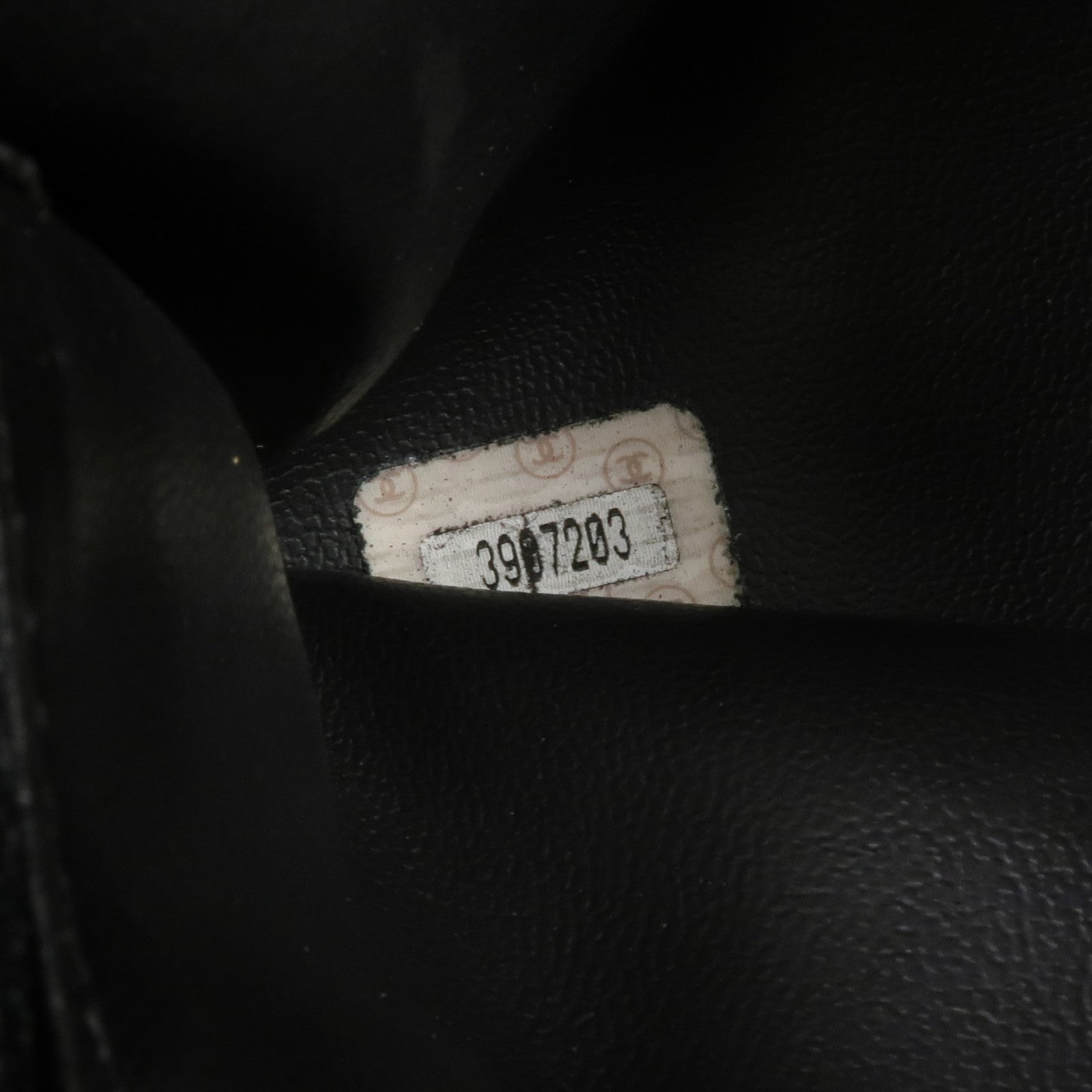 CHANEL 羊皮皮革Pouch金扣手拿包