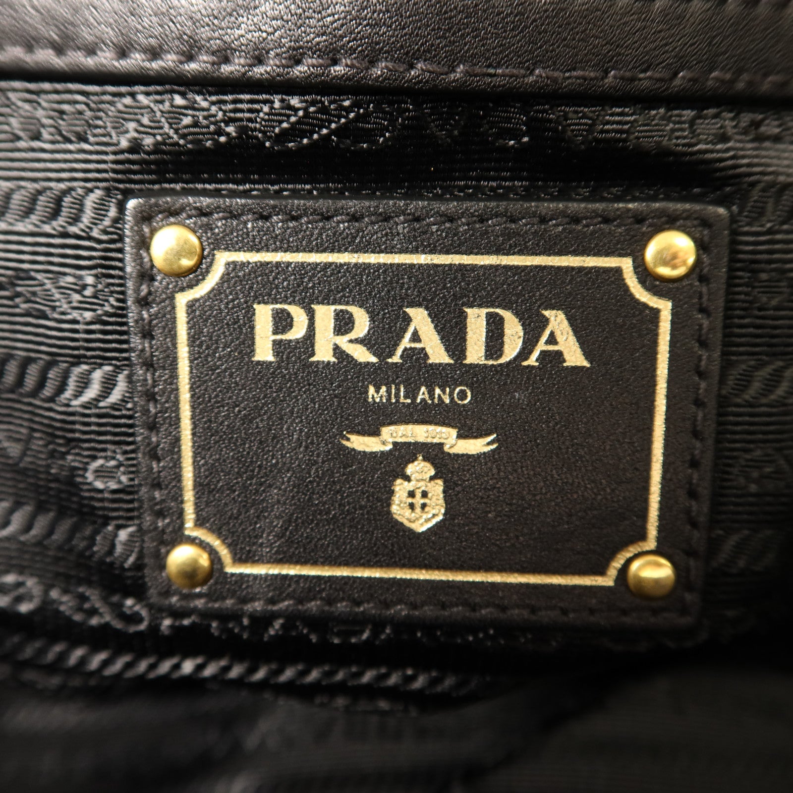 PRADA 牛皮皮革Shoulder Bag金扣肩背袋