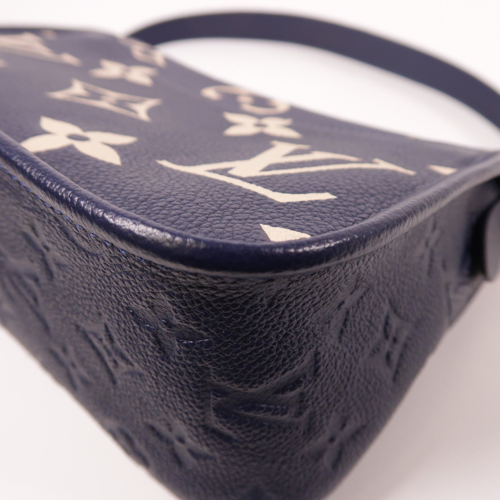 LOUIS VUITTON Monogram Empreinte Diane金扣肩背袋