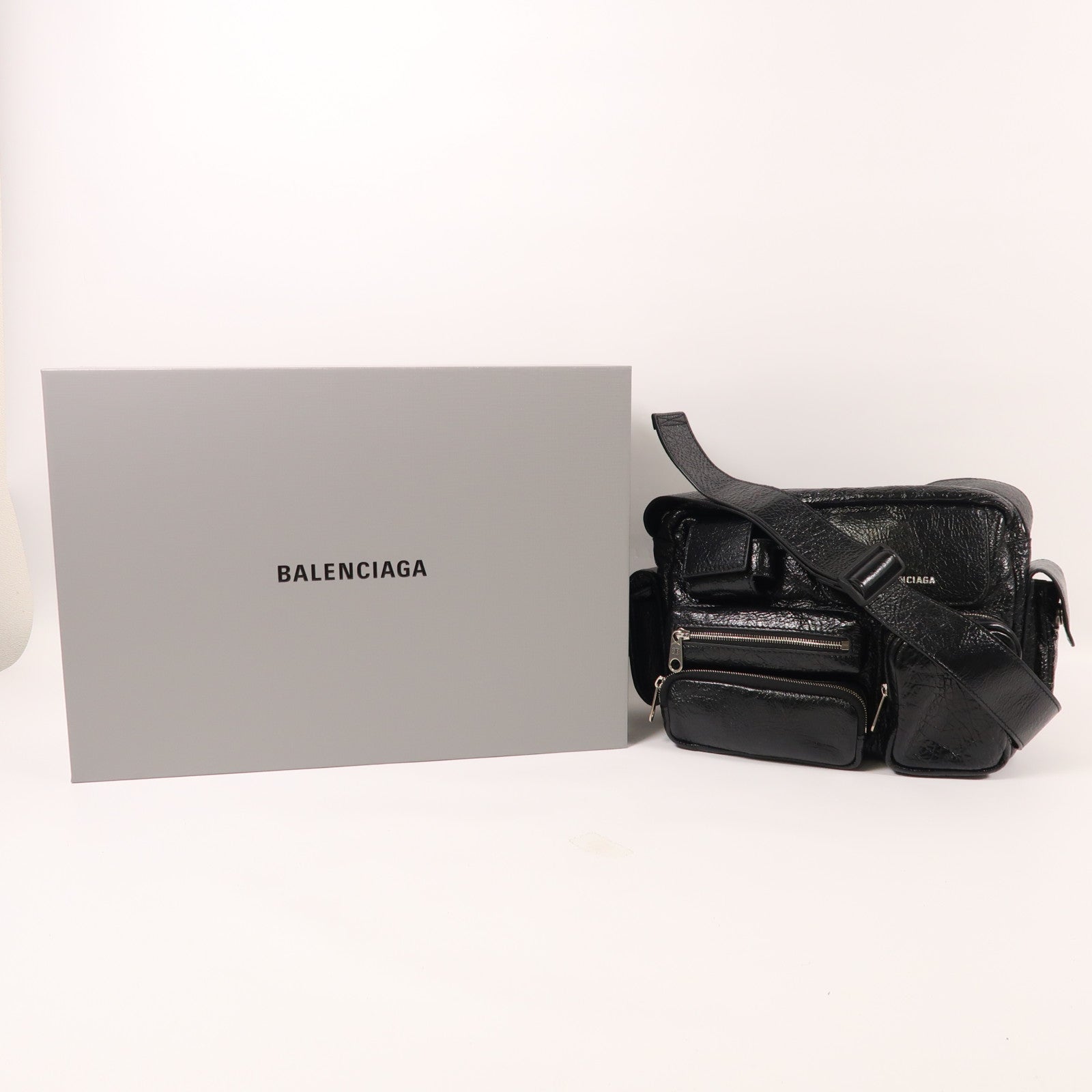 BALENCIAGA 羊皮皮革Superbusy Camera Bag銀扣肩背袋