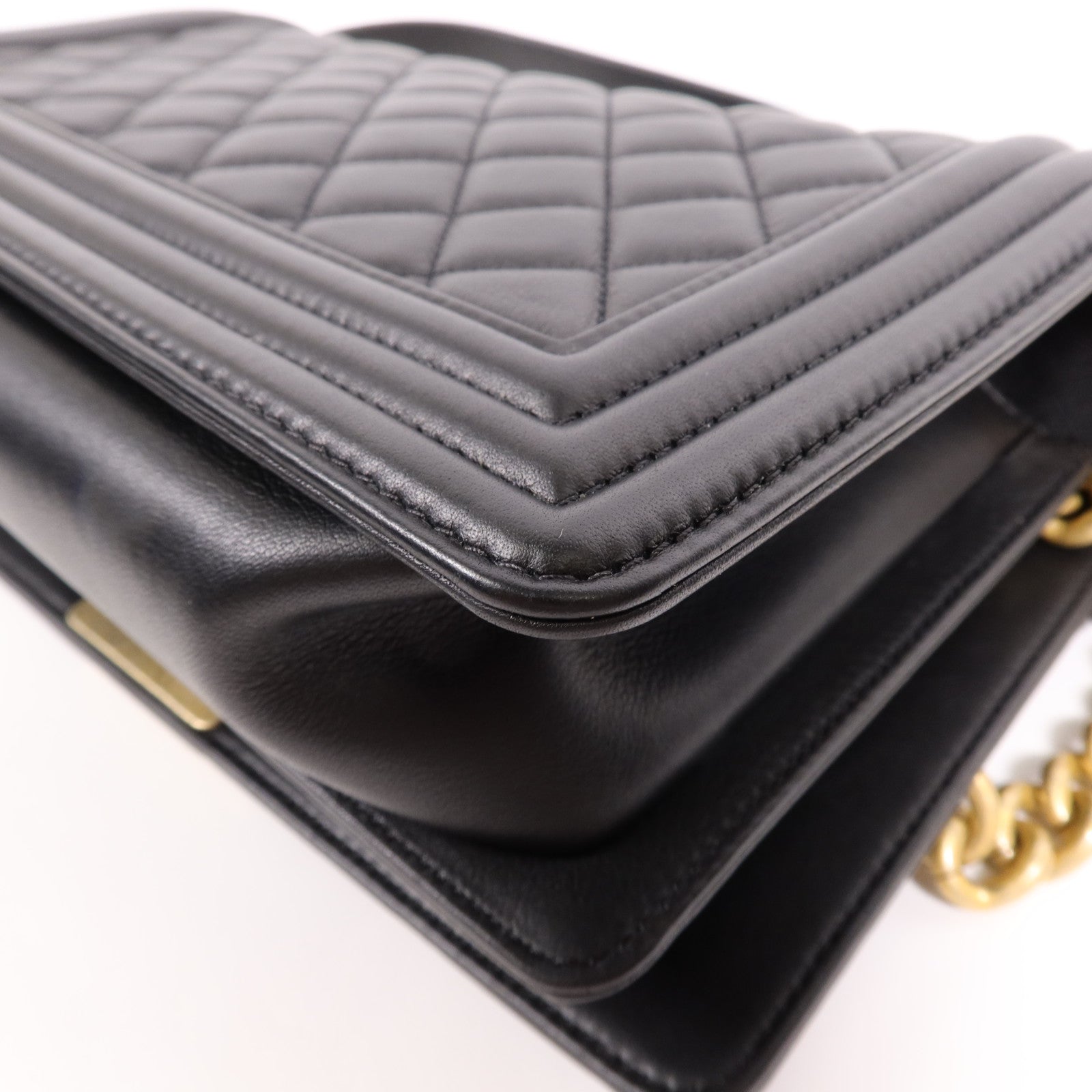 CHANEL 羊皮皮革Boy 25金扣鏈帶肩背袋