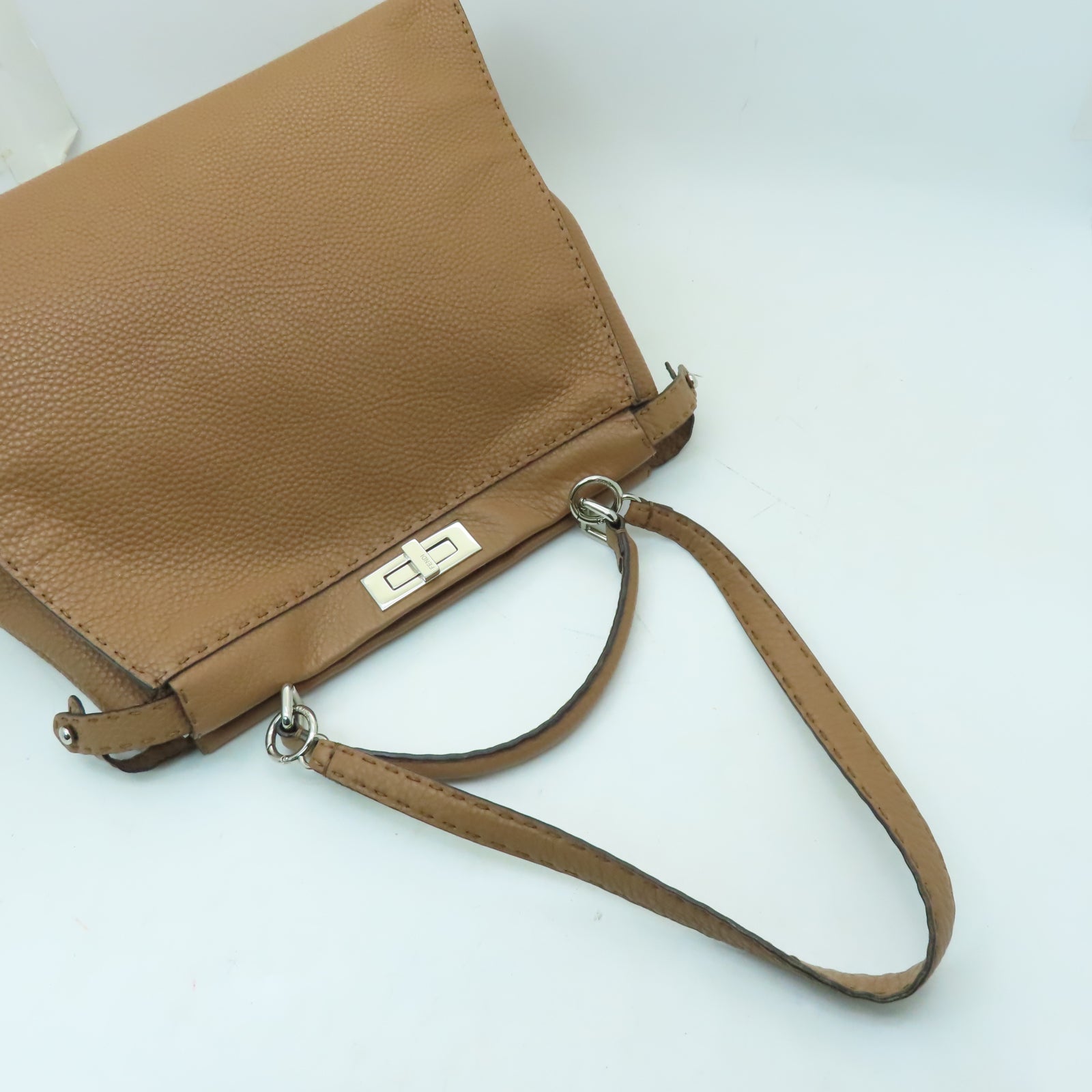 FENDI 【均一特價】牛皮皮革Peekaboo銀扣手挽肩背兩用袋啡色