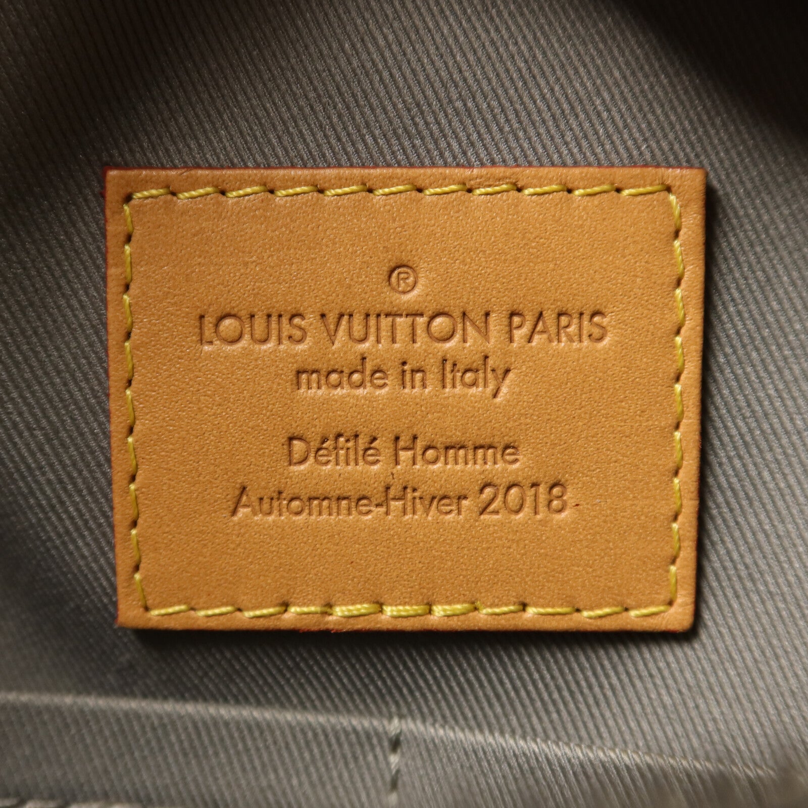 LOUIS VUITTON Monogram Titanium Messenger PM金扣肩背袋