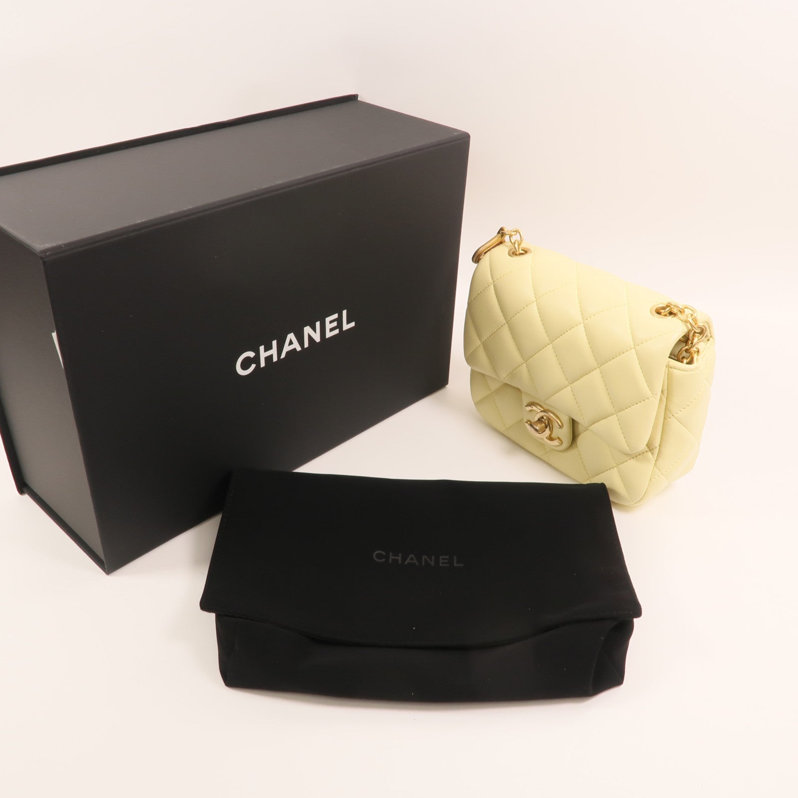 CHANEL 羊皮皮革Mini Flap Bag金扣鏈帶肩背袋