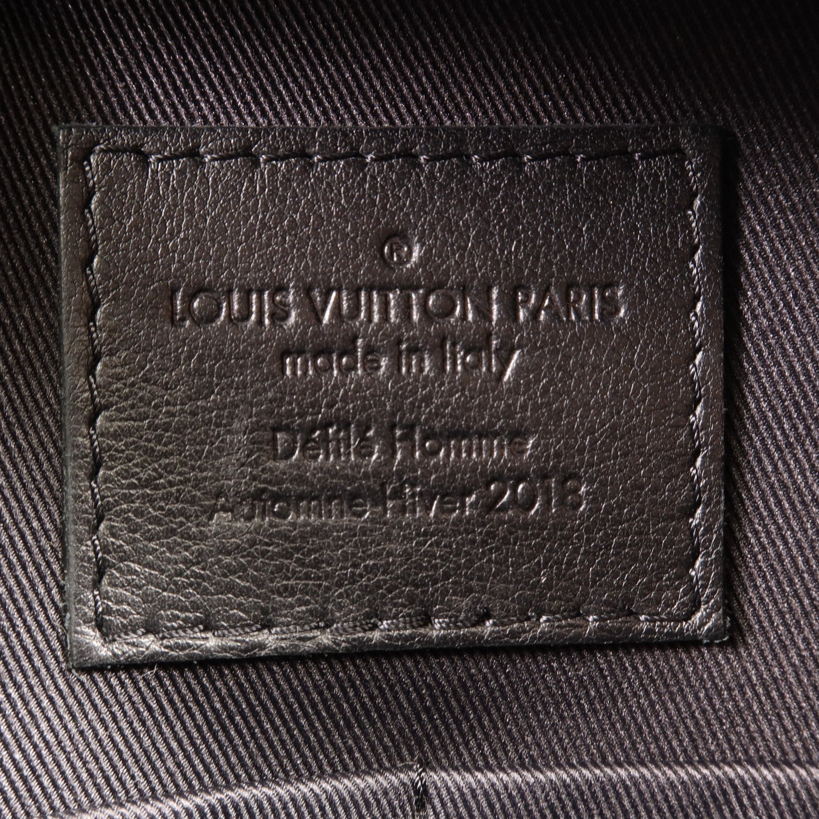 LOUIS VUITTON Monogram Eclipse Glaze Messenger PM肩背袋