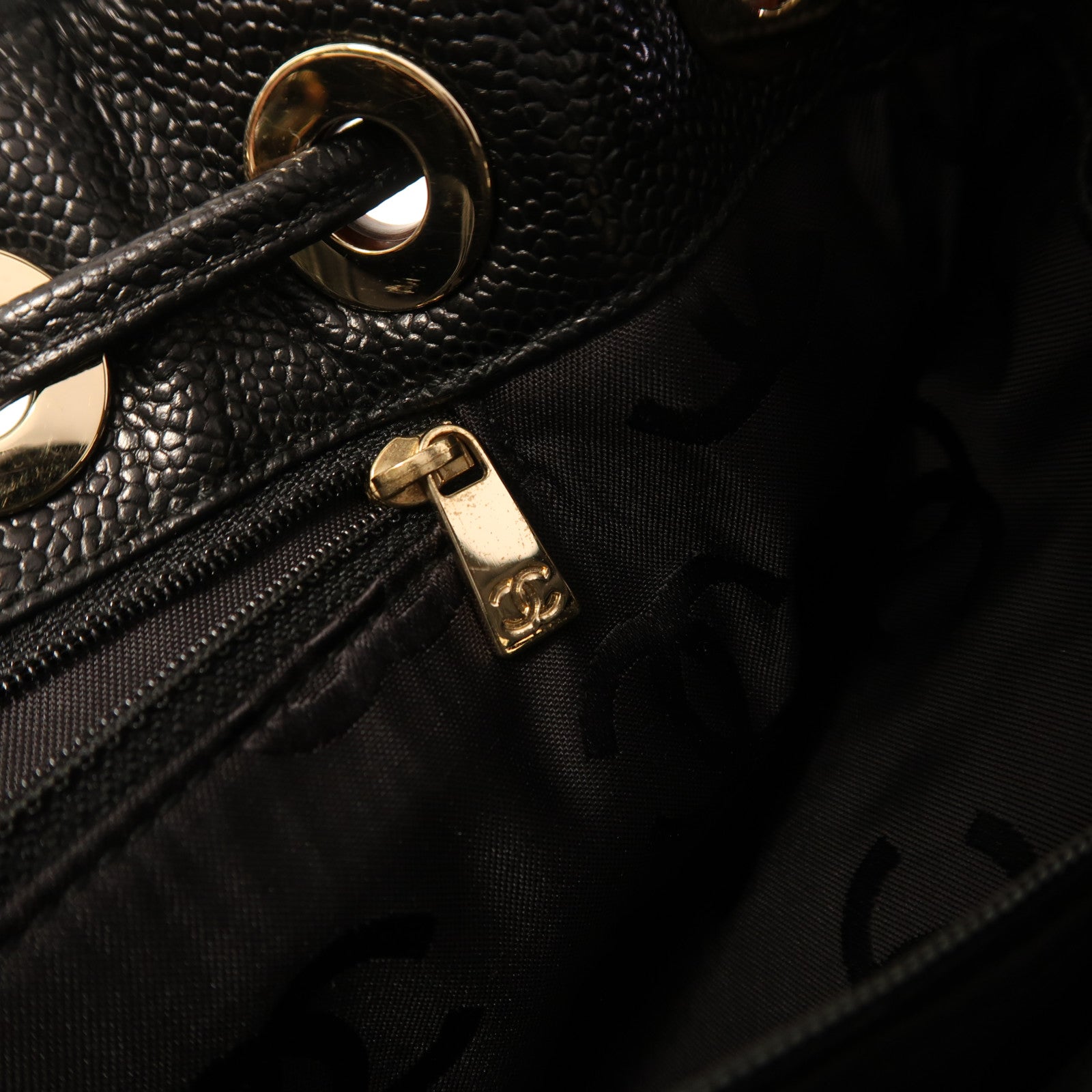 CHANEL **【激減優惠】牛皮皮革Shoulder Bag金扣肩背袋黑色