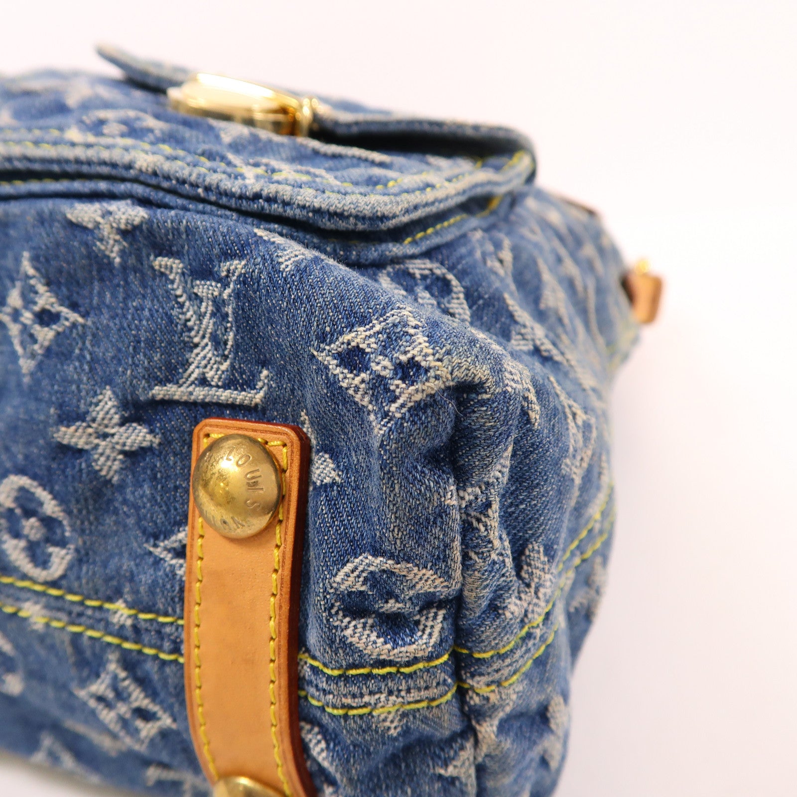 LOUIS VUITTON Monogram Denim Buggy GM金扣肩背袋