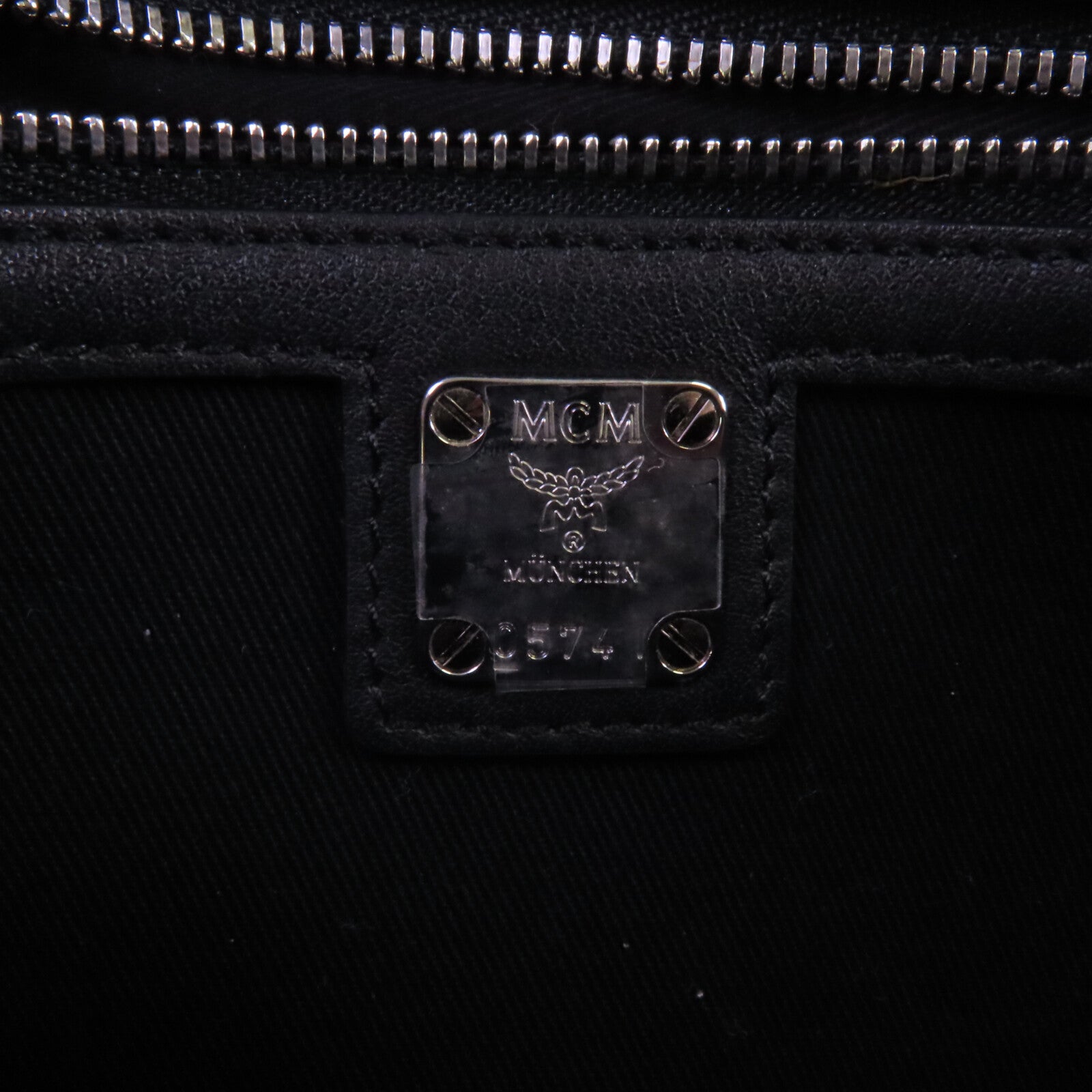MCM 塗層帆布Visetos Tracy Crossbody銀扣鏈帶肩背袋