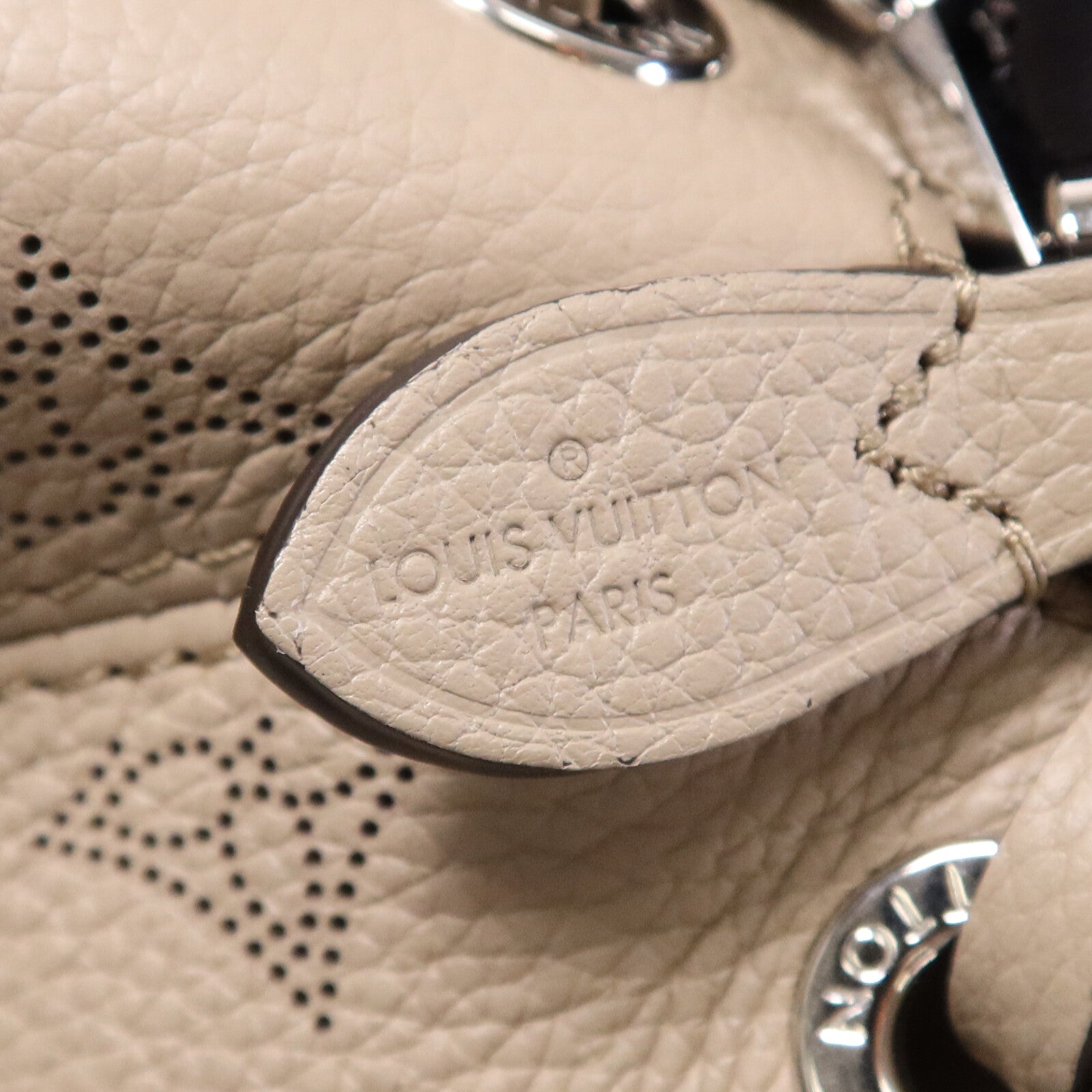 LOUIS VUITTON Mahina Bella銀扣肩背袋