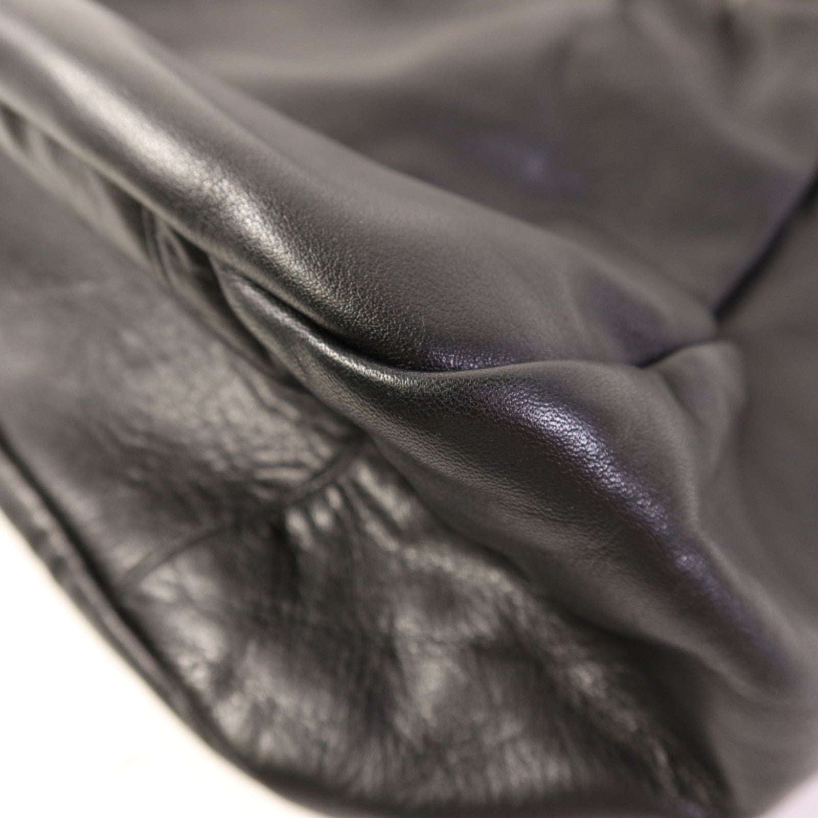 PRADA 牛皮皮革Shoulder Bag金扣肩背袋